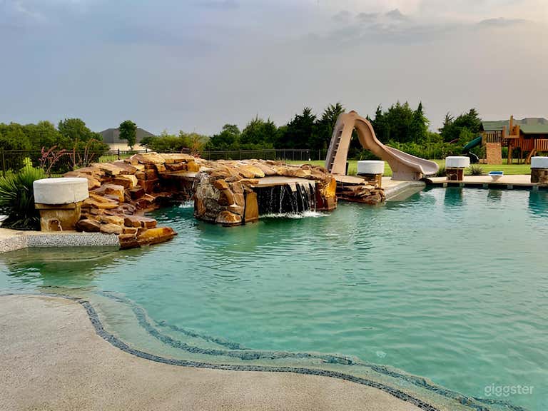  Piscina de lujo estilo resort y cocina al aire libre 