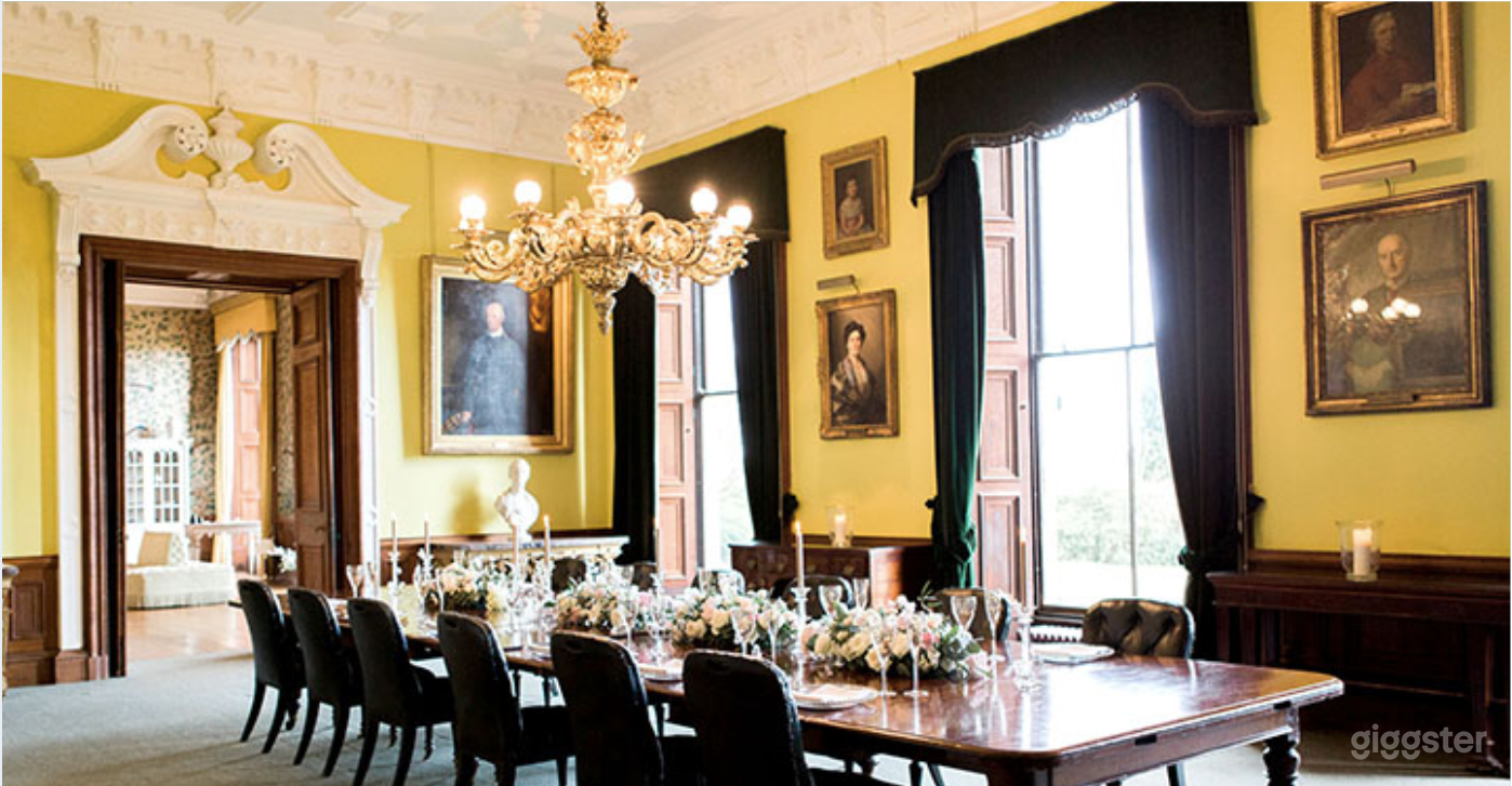 Delightful Dining Room in Stafford Photo 1