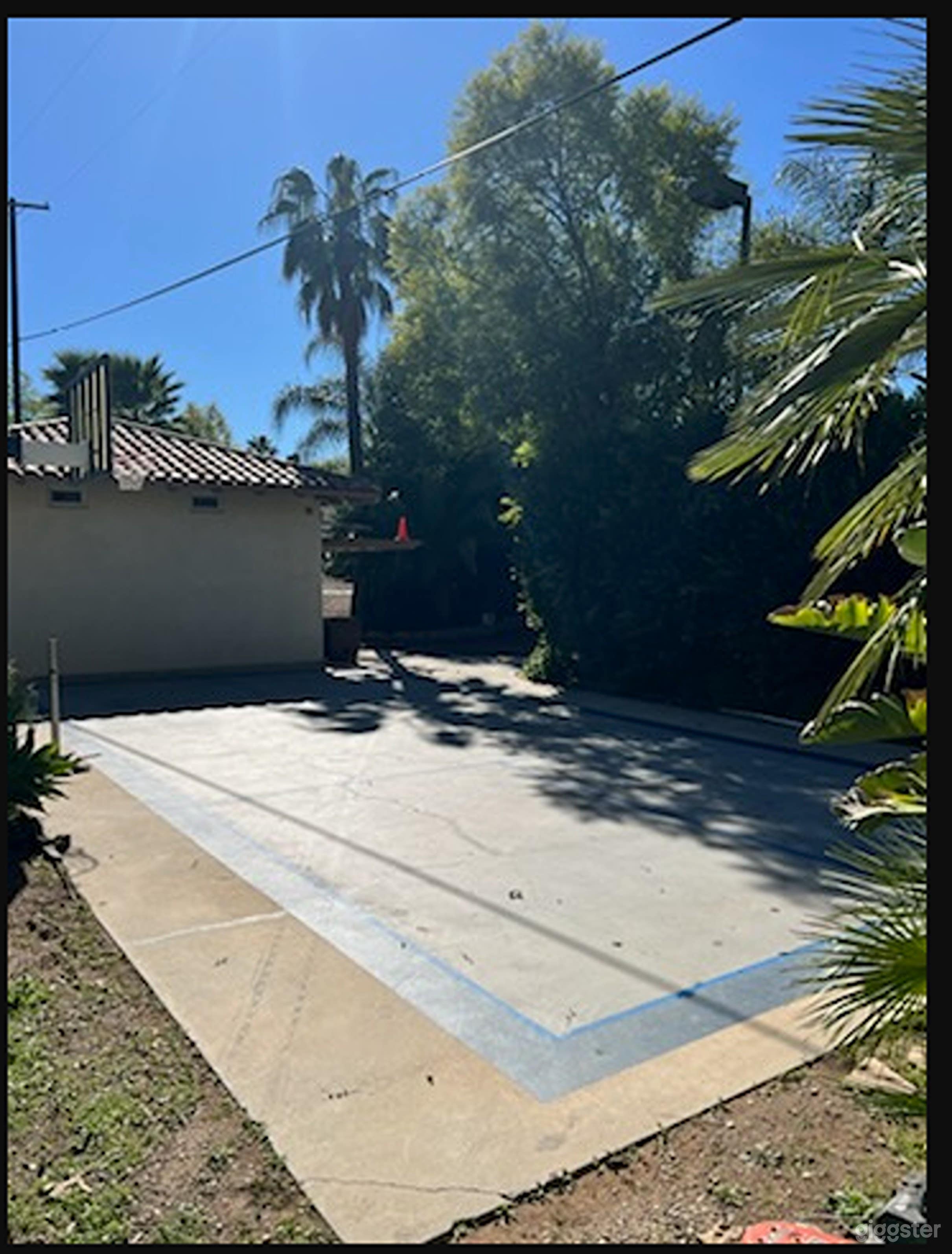 Fantastic Pickleball Court Photo 4