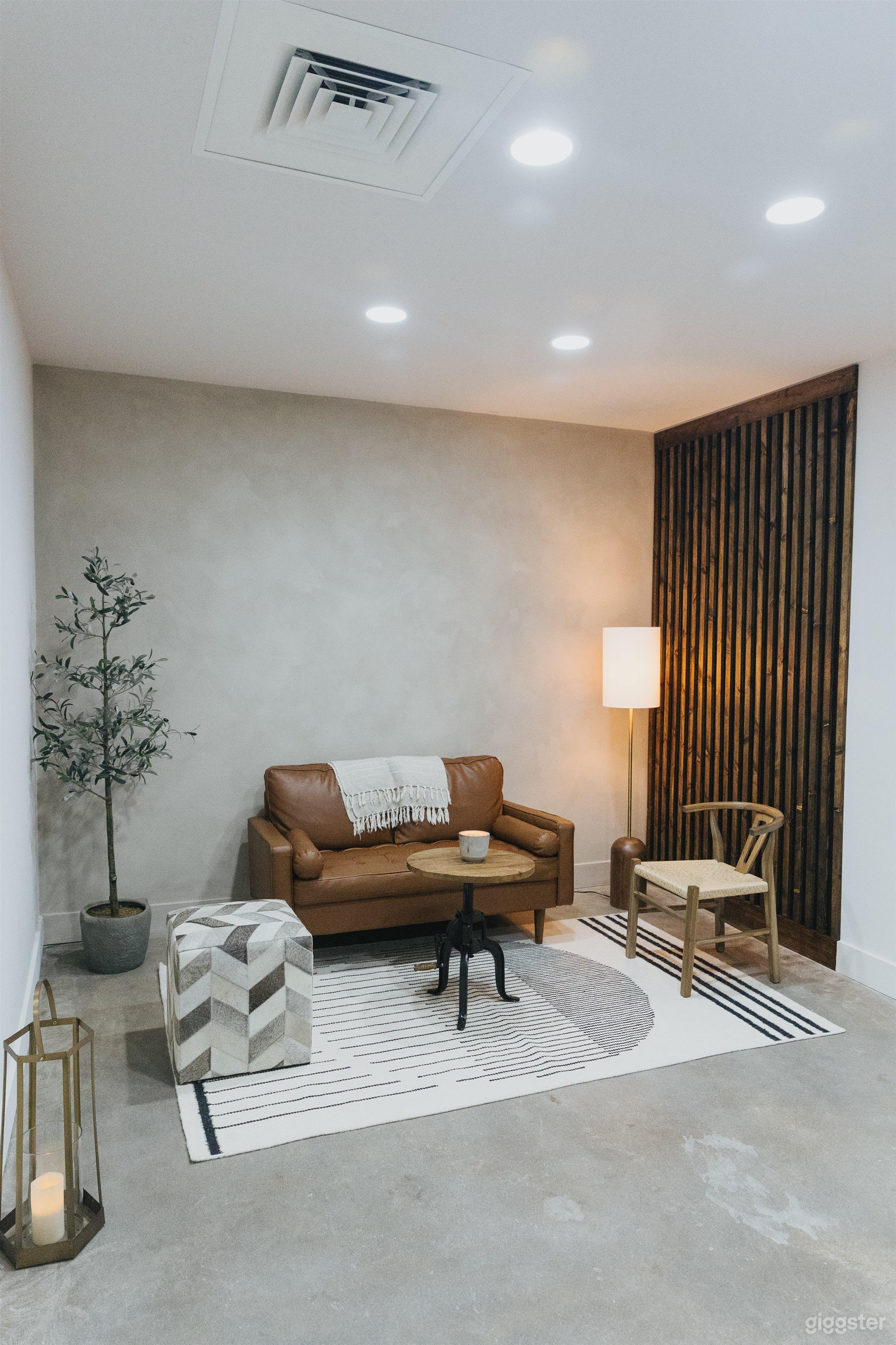 Medium Studio 1 Photo 3