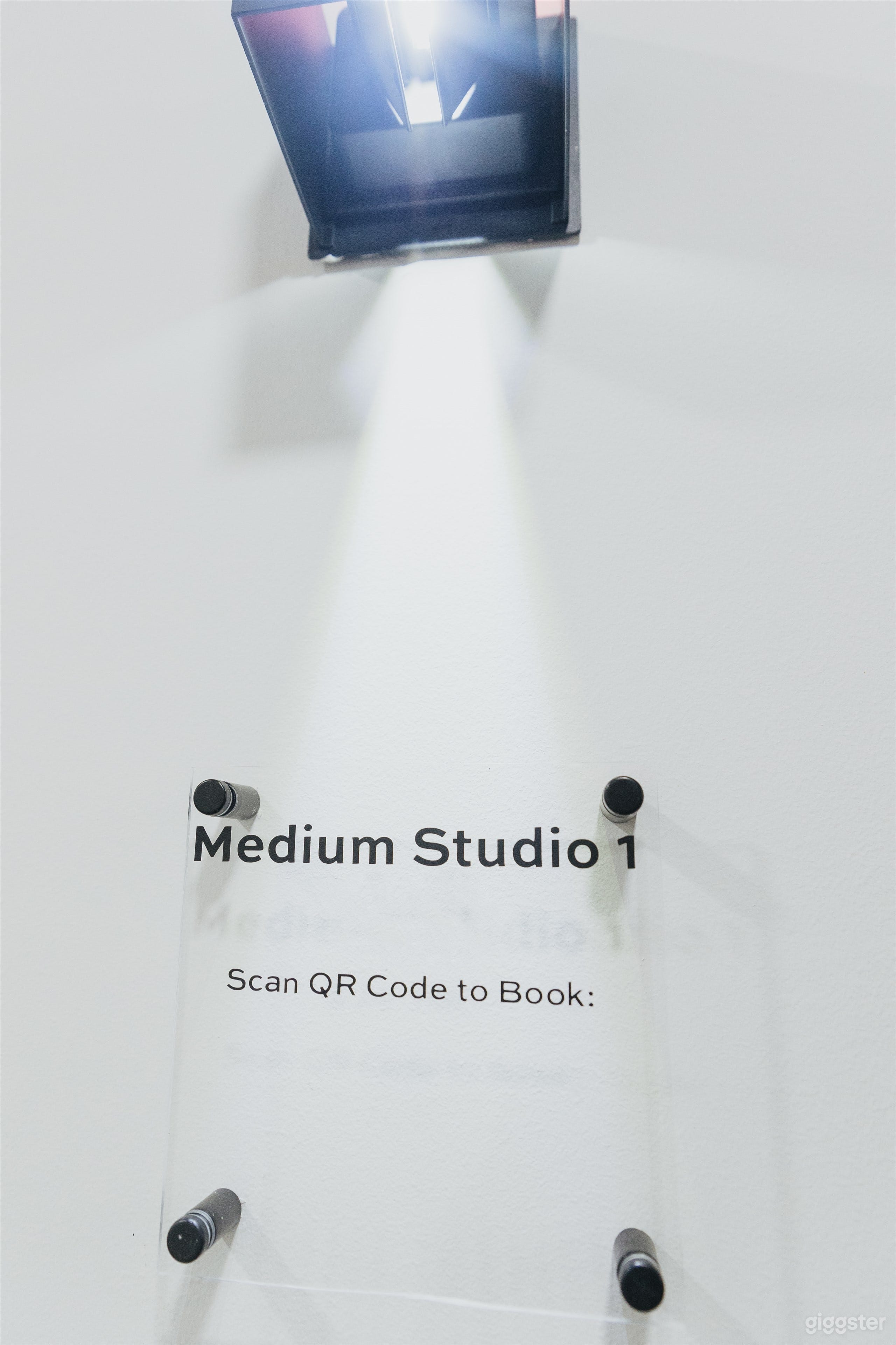 Medium Studio 1 Photo 4