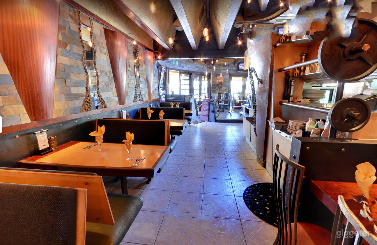 Ornate Restaurant with Bar &amp; Patio (Buyout) Photo 3