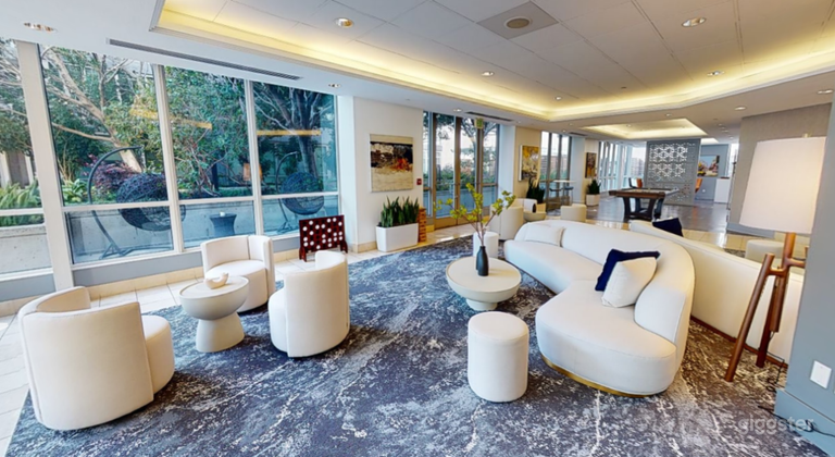 Elegant Lounge in Rincon Hill 