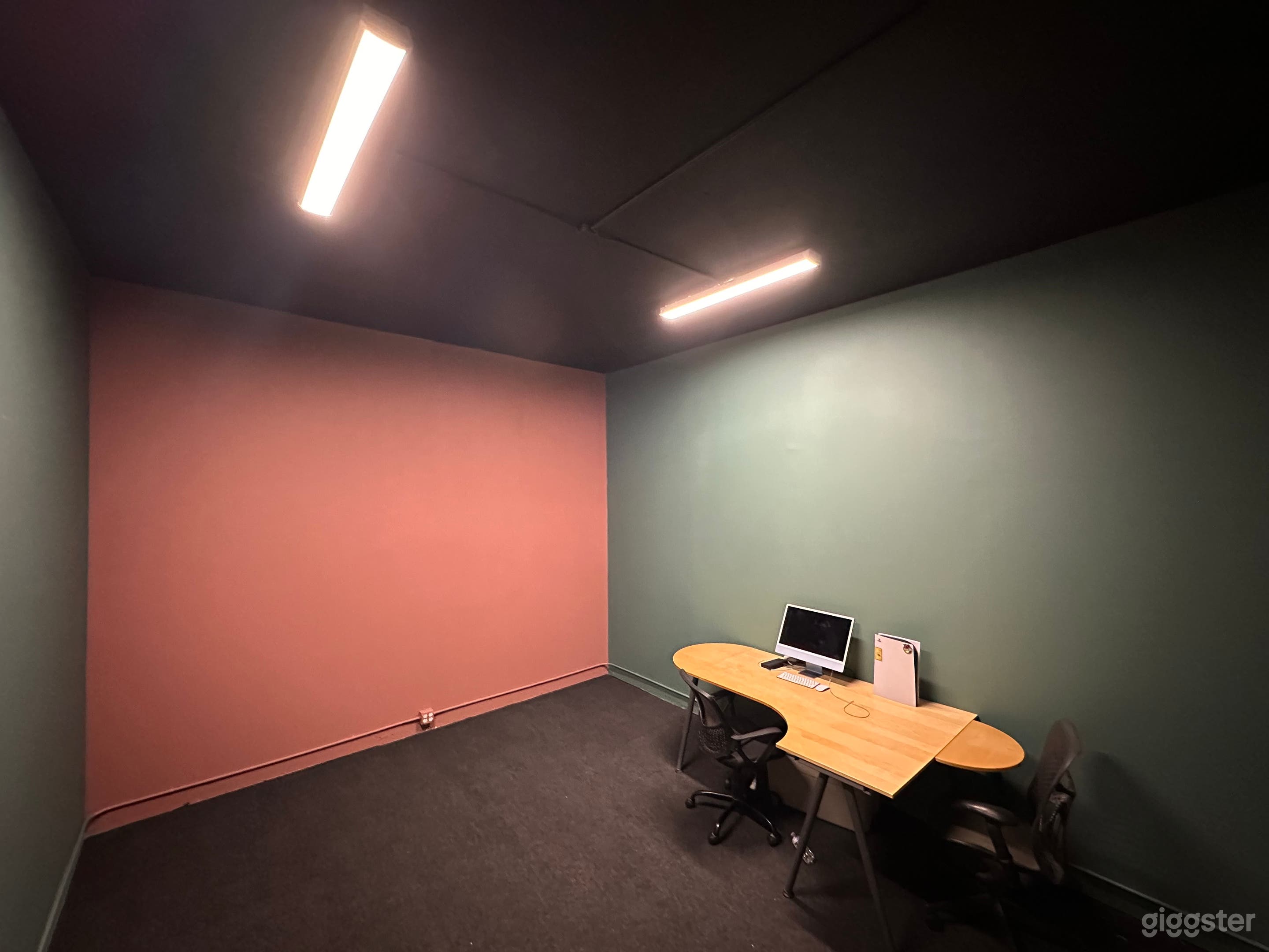 Music/Podcast Studio  Photo 3