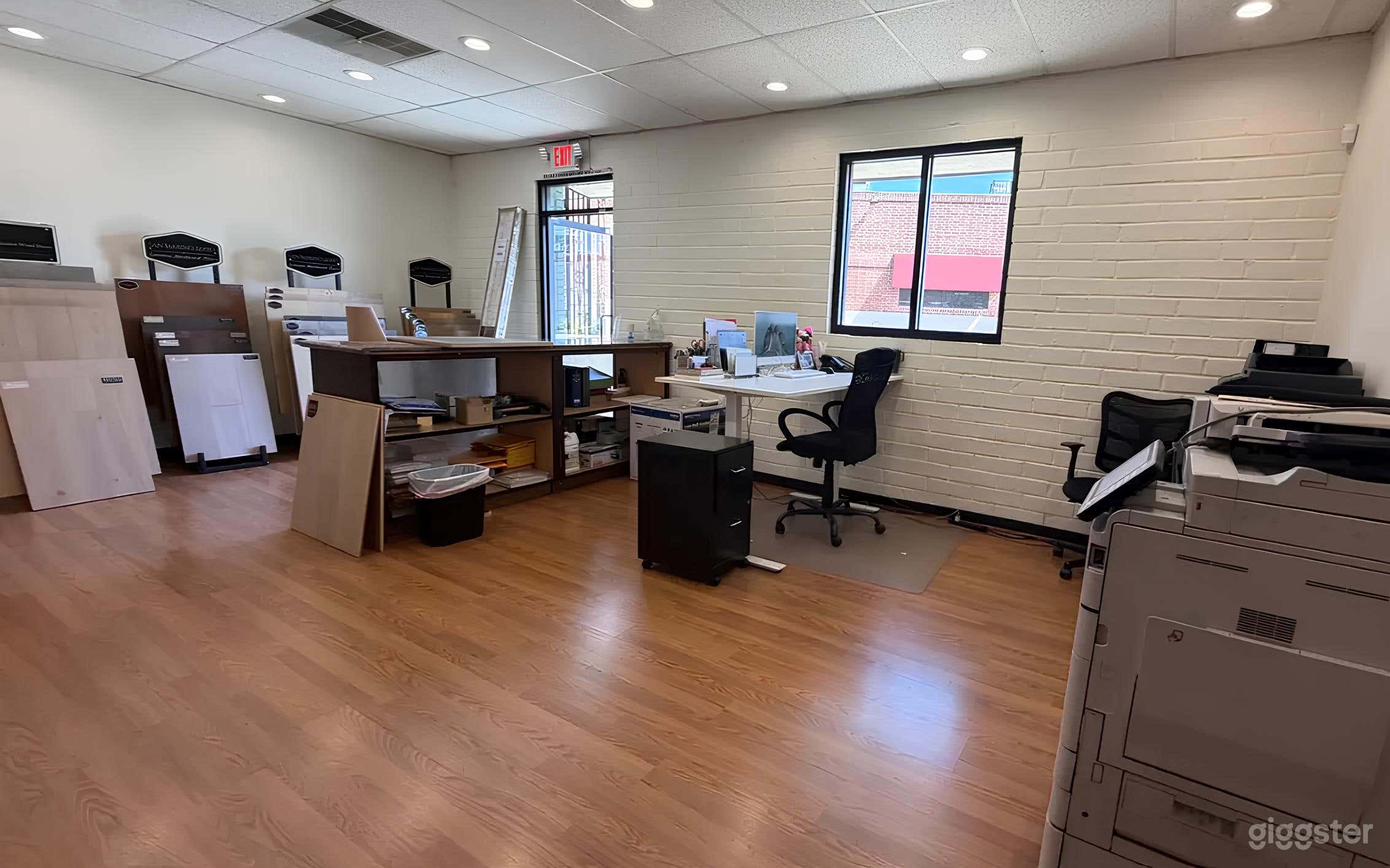Modern Luxury Warehouse Offices Photo 2