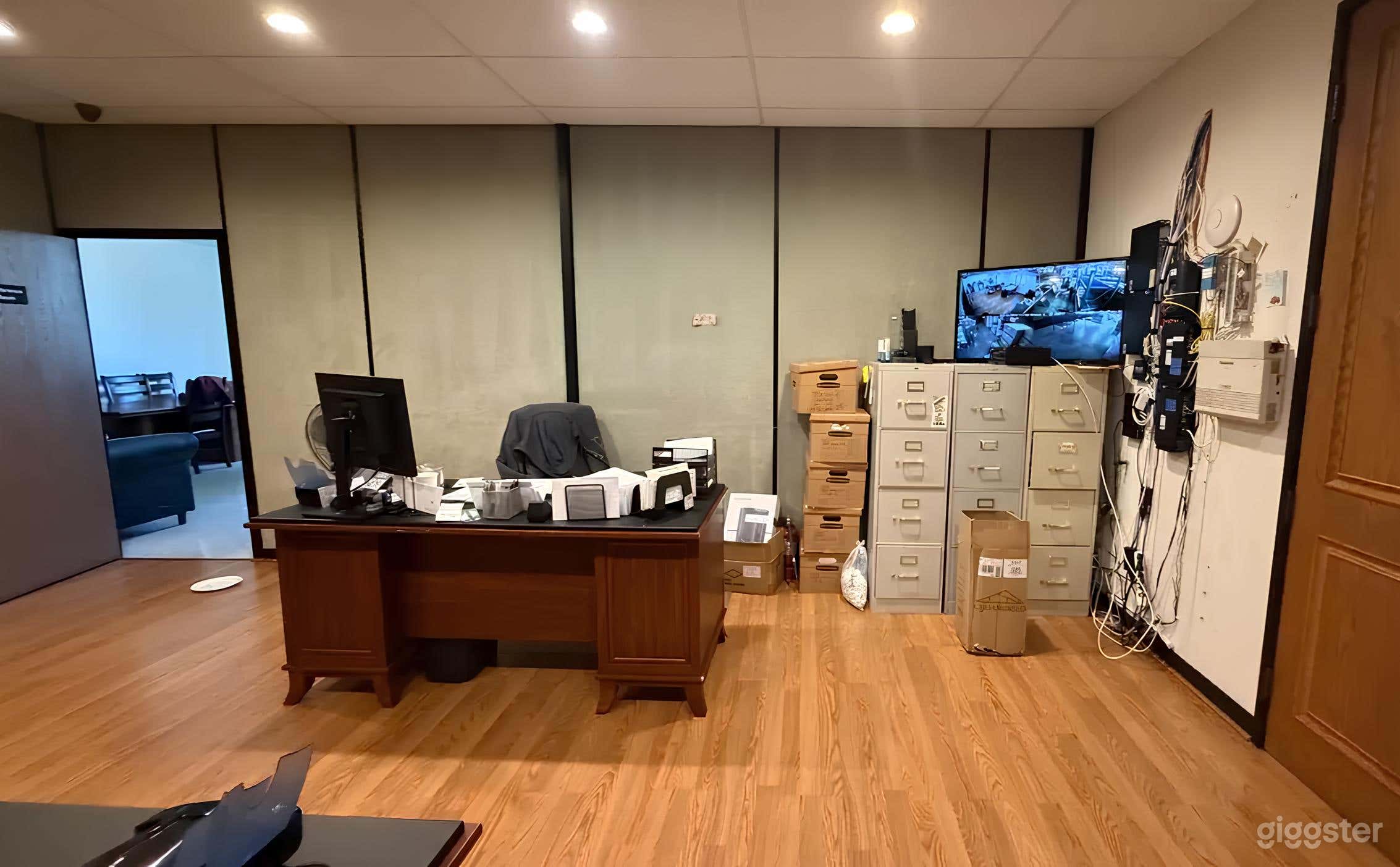 Modern Luxury Warehouse Offices Photo 4