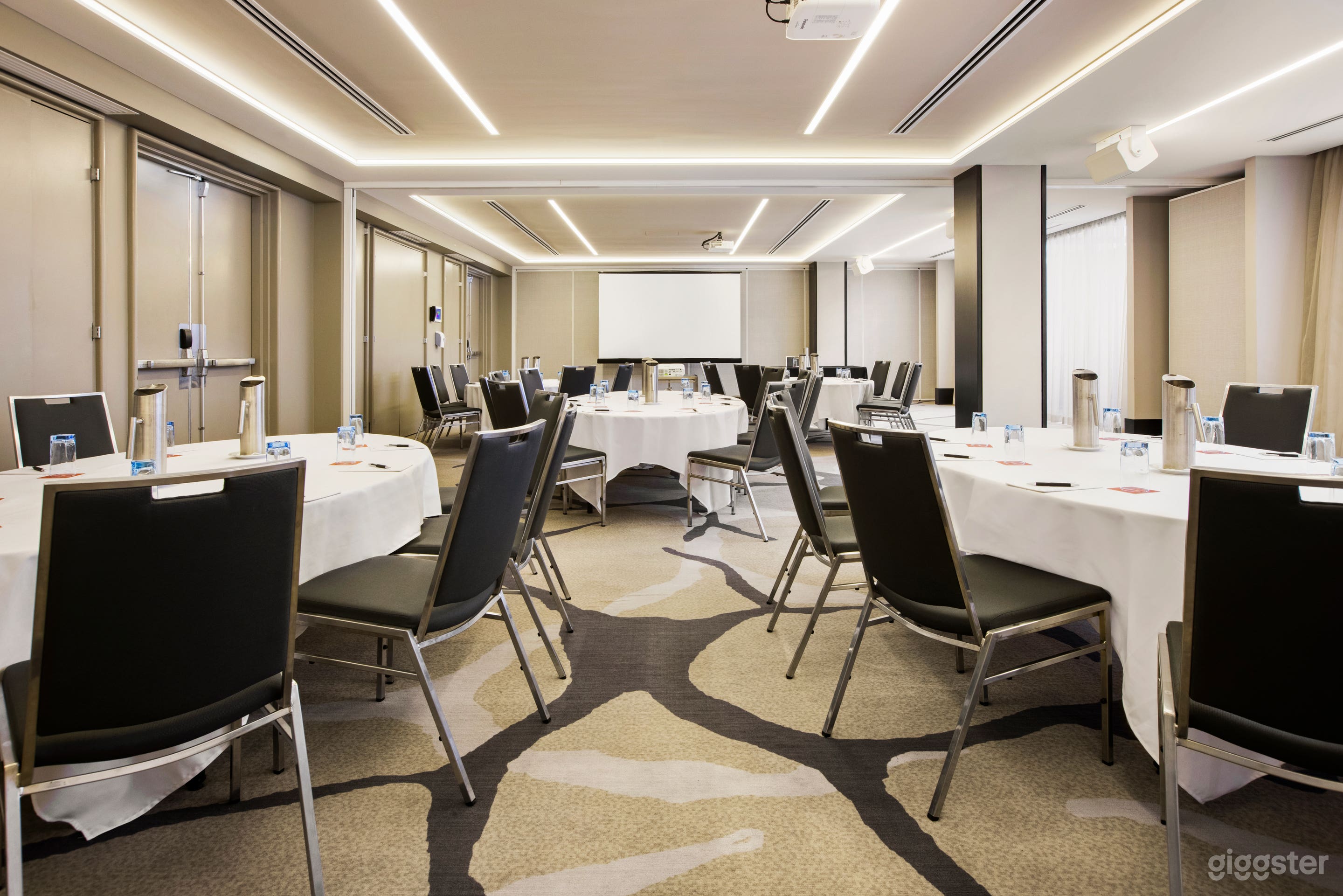 Bligh Macarthur Room Photo 3