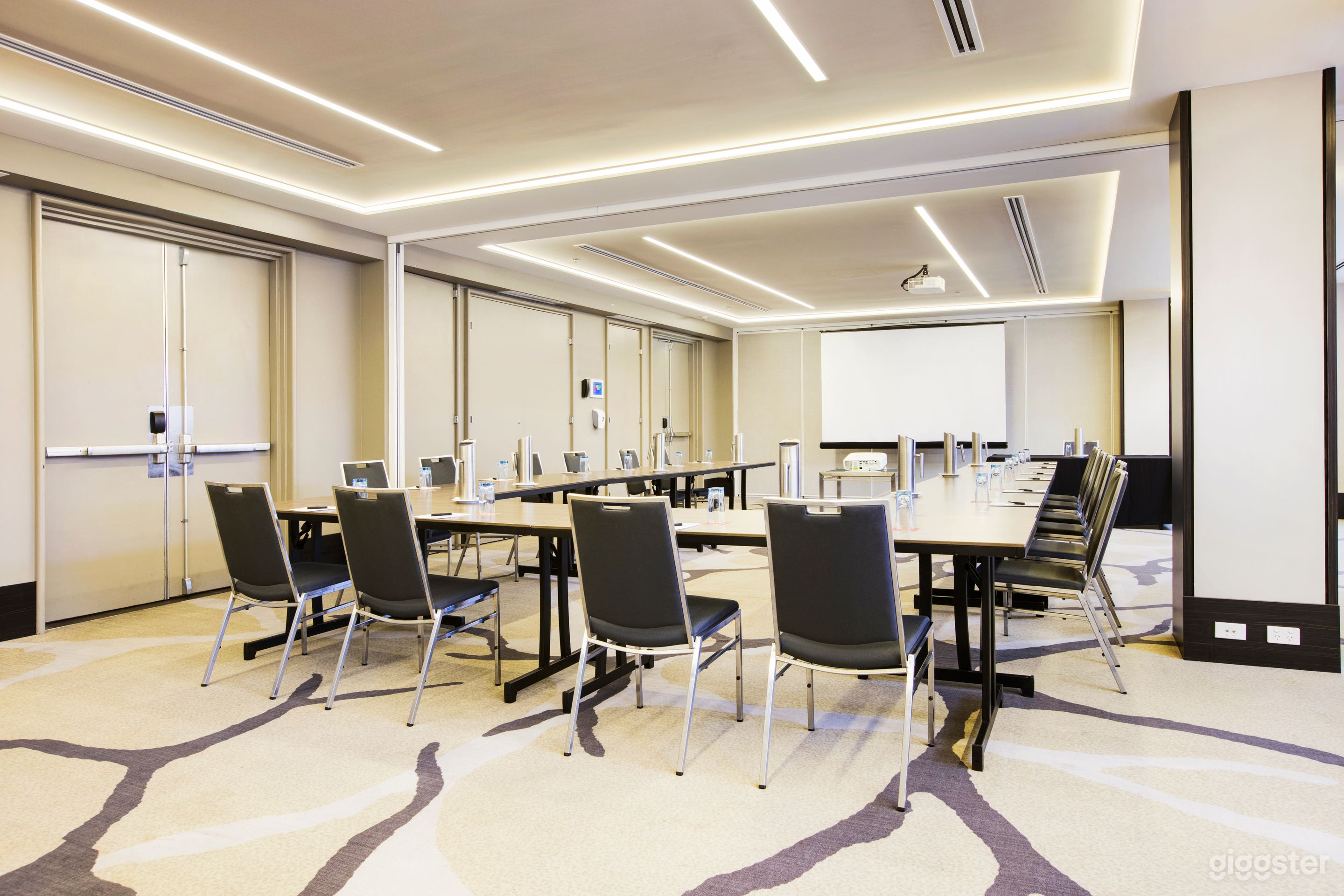 Bligh Macarthur Room Photo 2