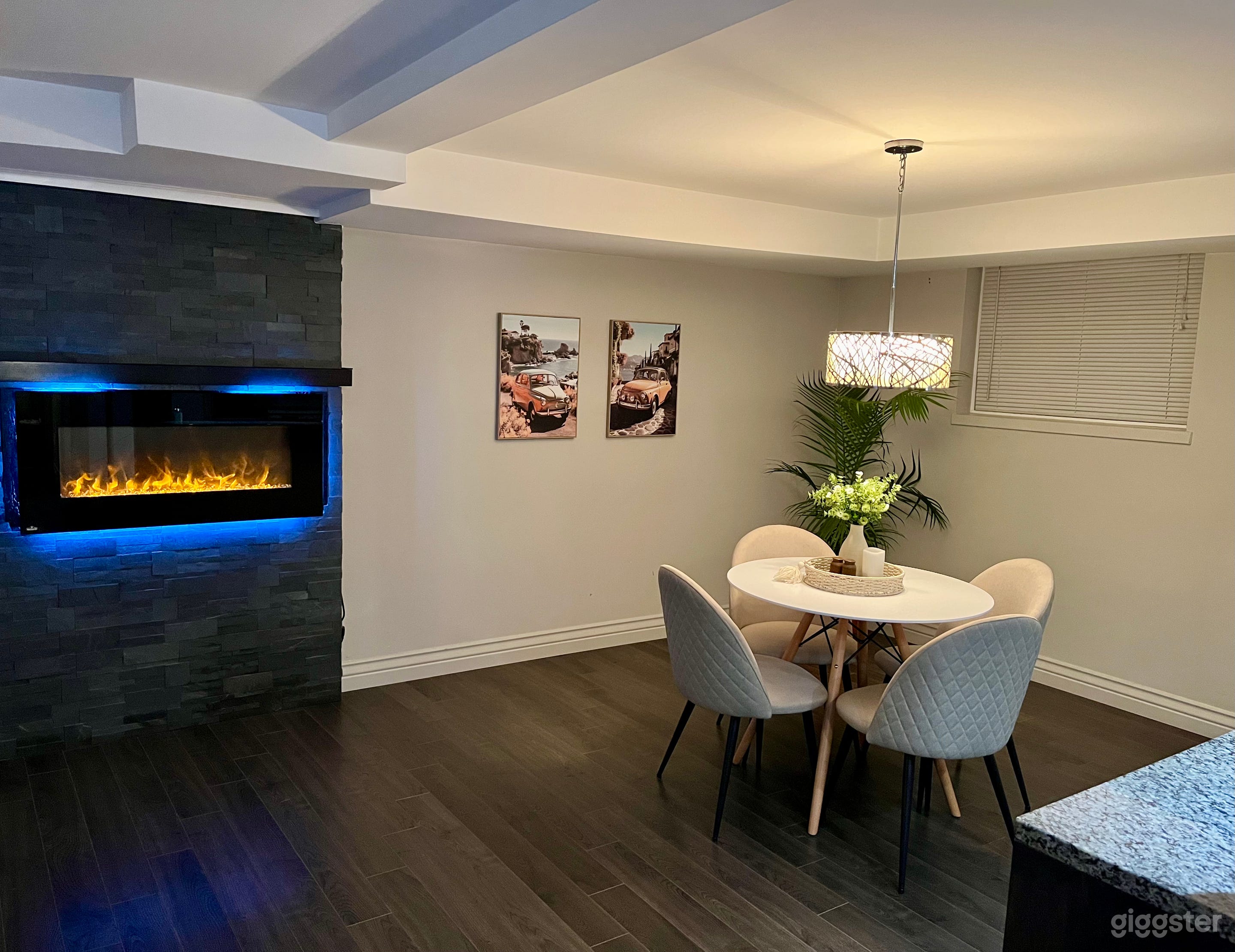 Versatile Creative Studio Photo 2