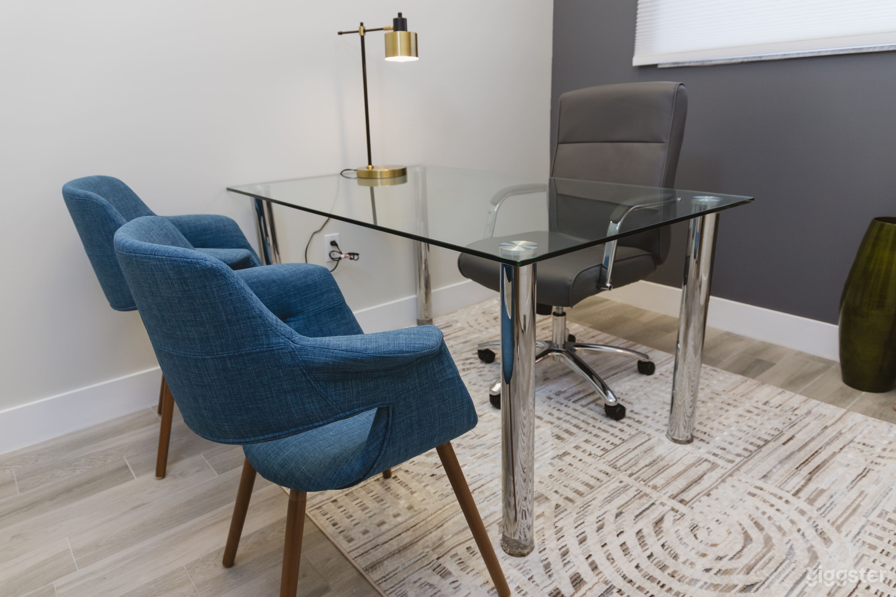 Private Office for 3 Photo 1