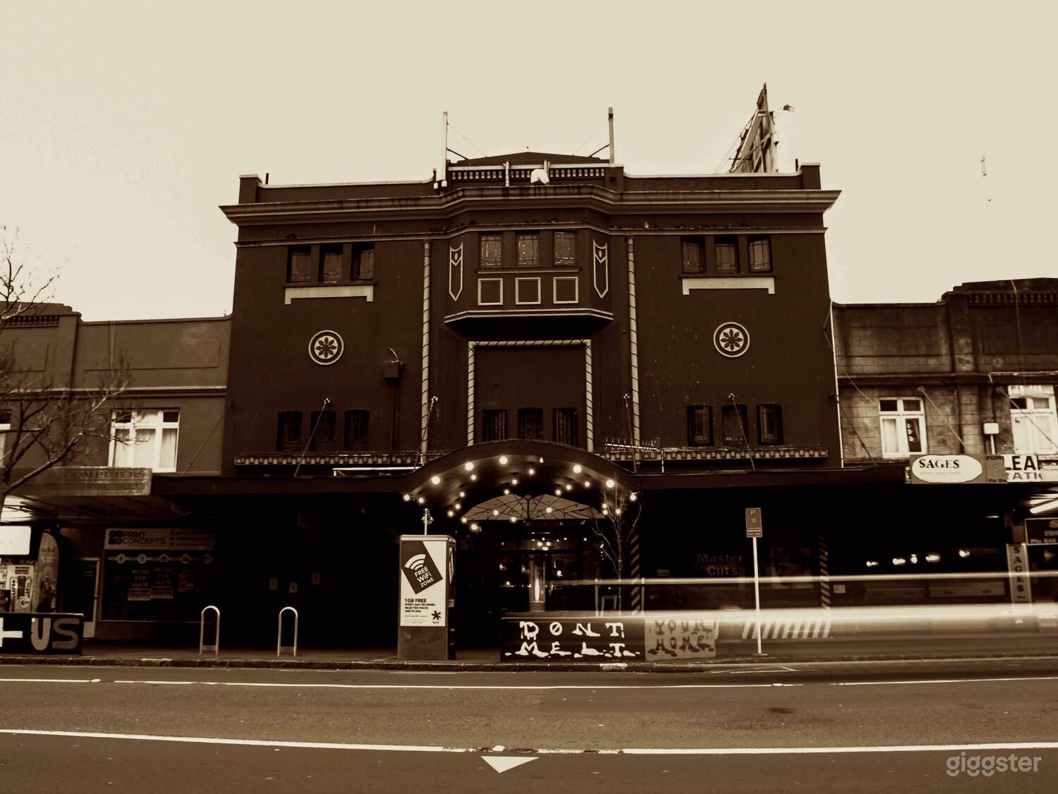 Unique Friendly Vibe Bar in Auckland Photo 1