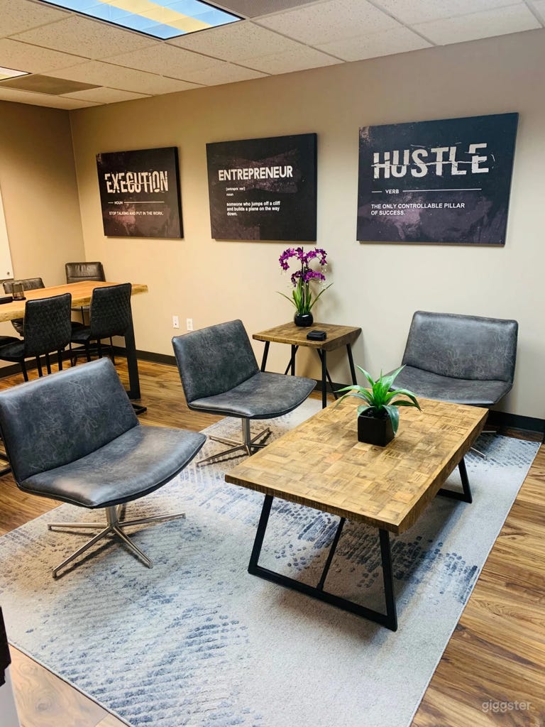 Professional Office Lounge for Meetings & Gatherings 