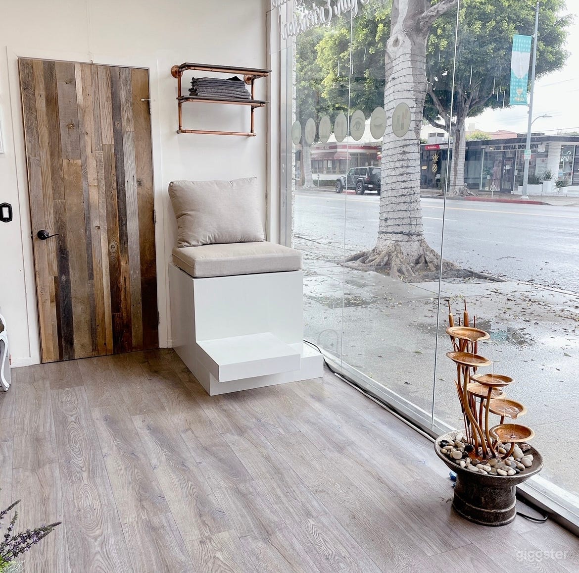 Luxury Boutique Salon Beverly Hills Photo 1