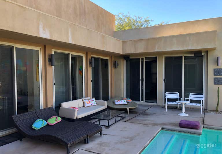  Artistic Poolside Haven 