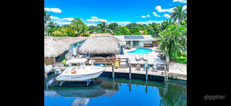  Private tropical tiki bar overlooking the waterfront 