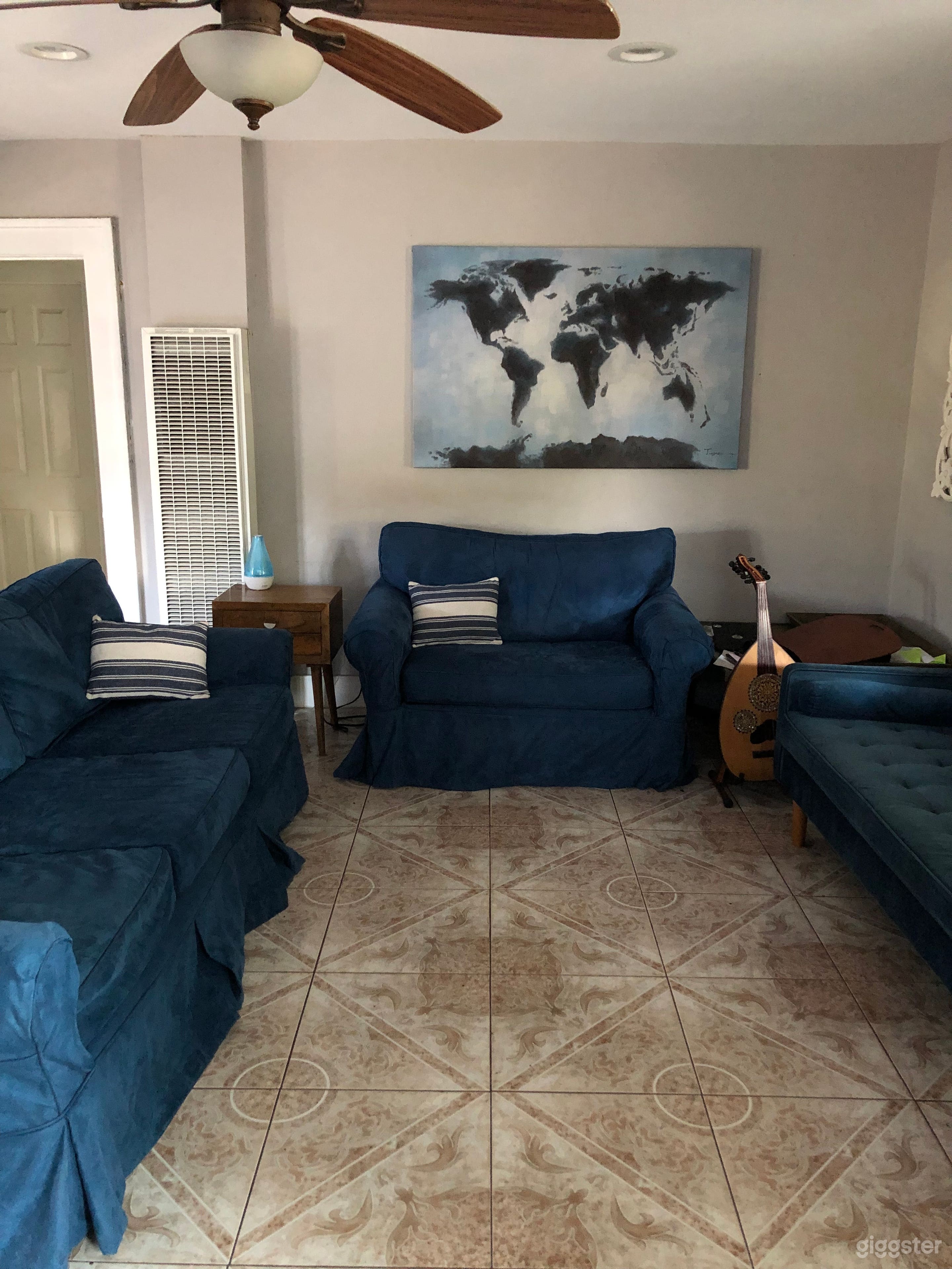 100 year old large cottage house  Photo 3