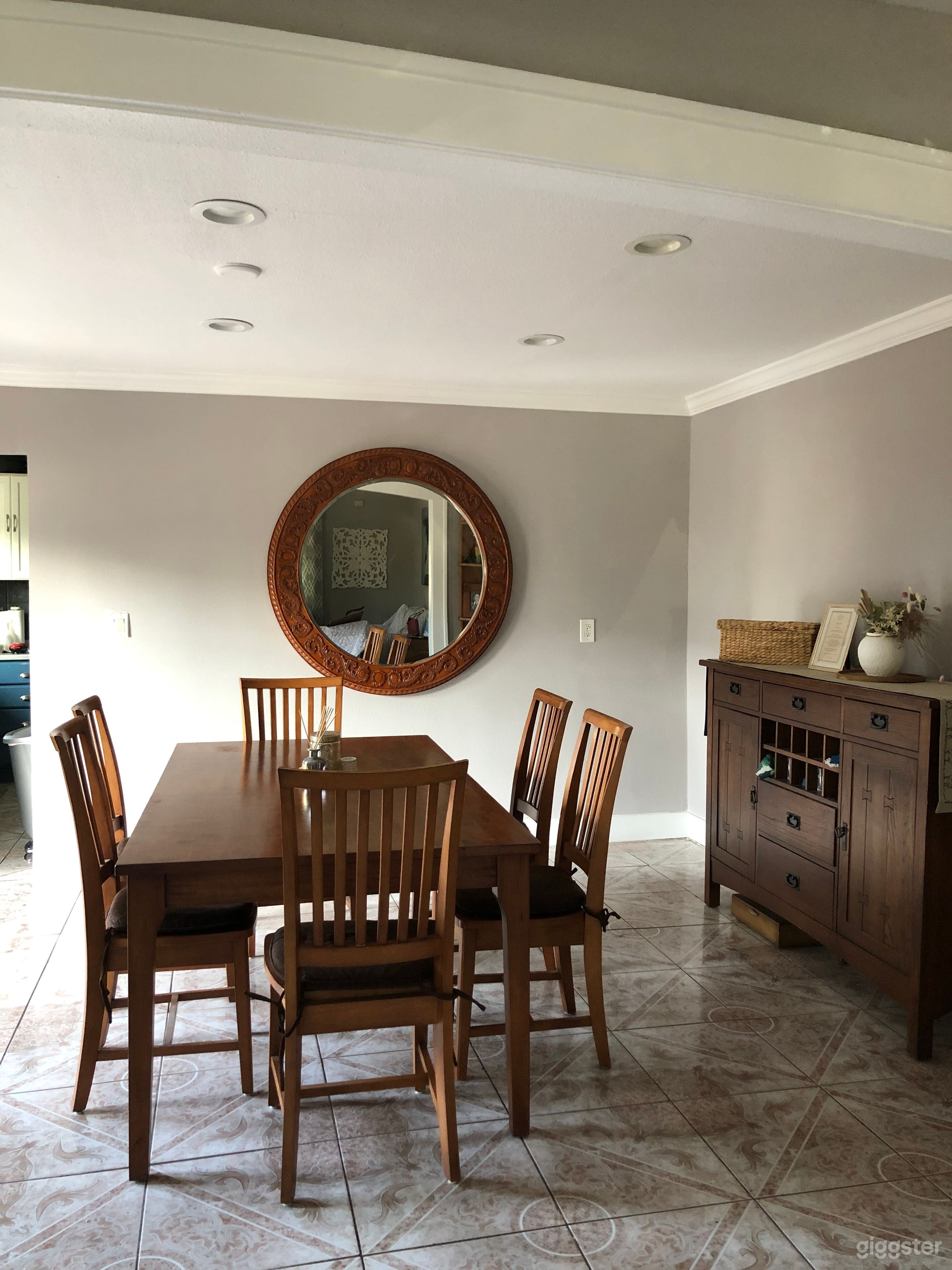 100 year old large cottage house  Photo 2