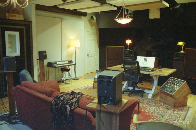  Basement Mix Room
5.1, 7.1, Dolby Atmos 