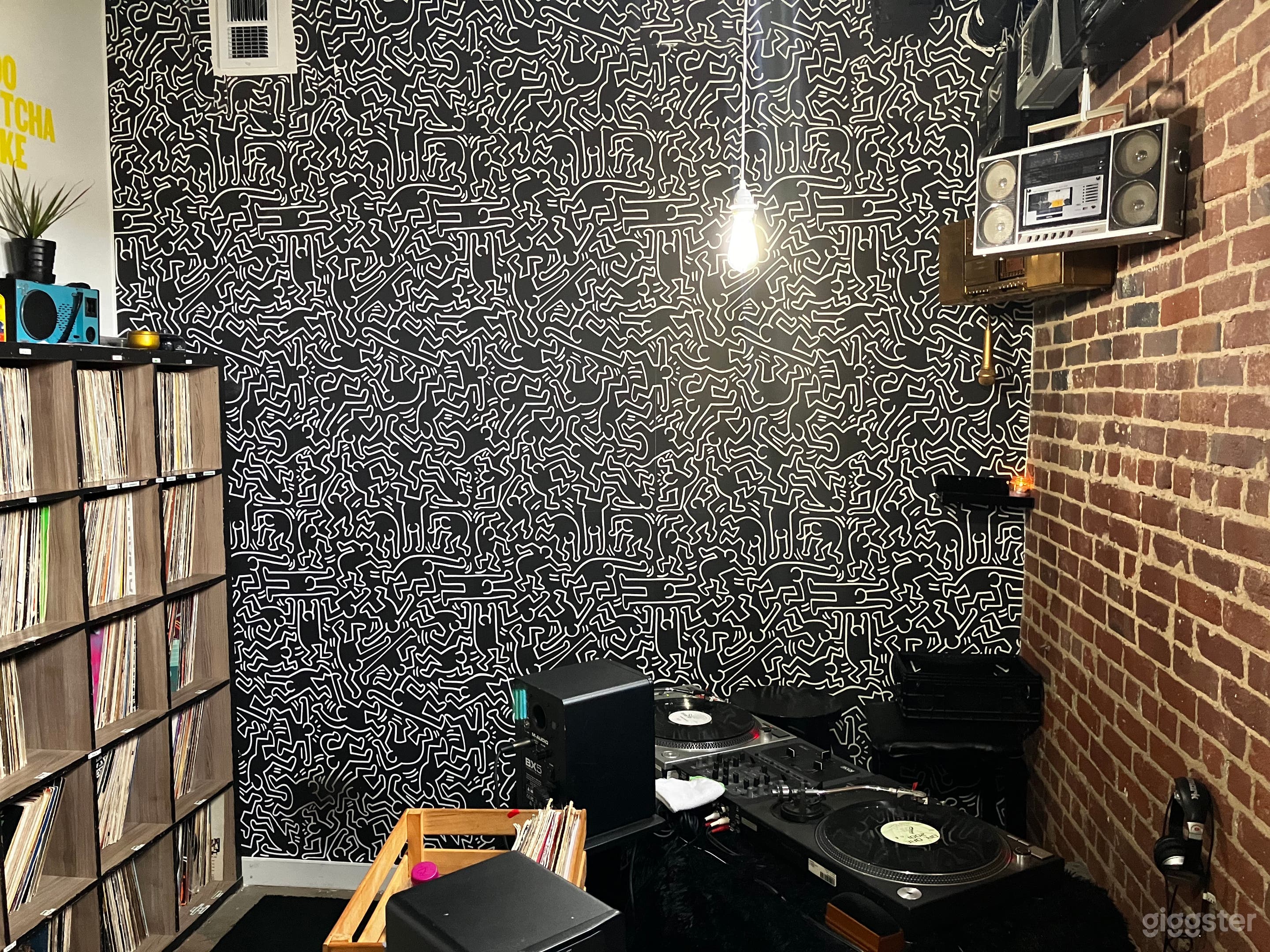 Vinyl DJ School  Photo 1