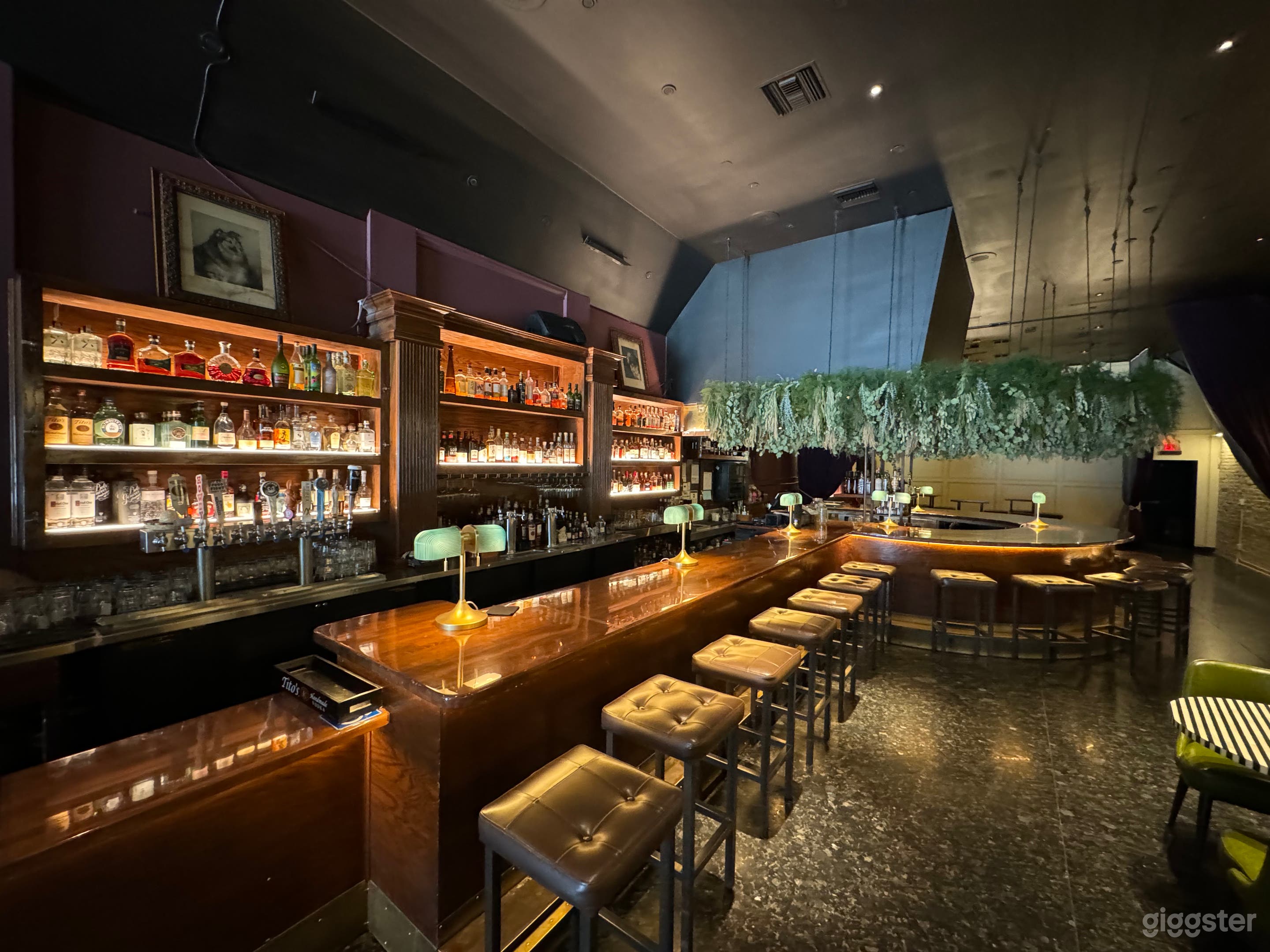 Classic, Beautiful Bar for Films and Photography Photo 1