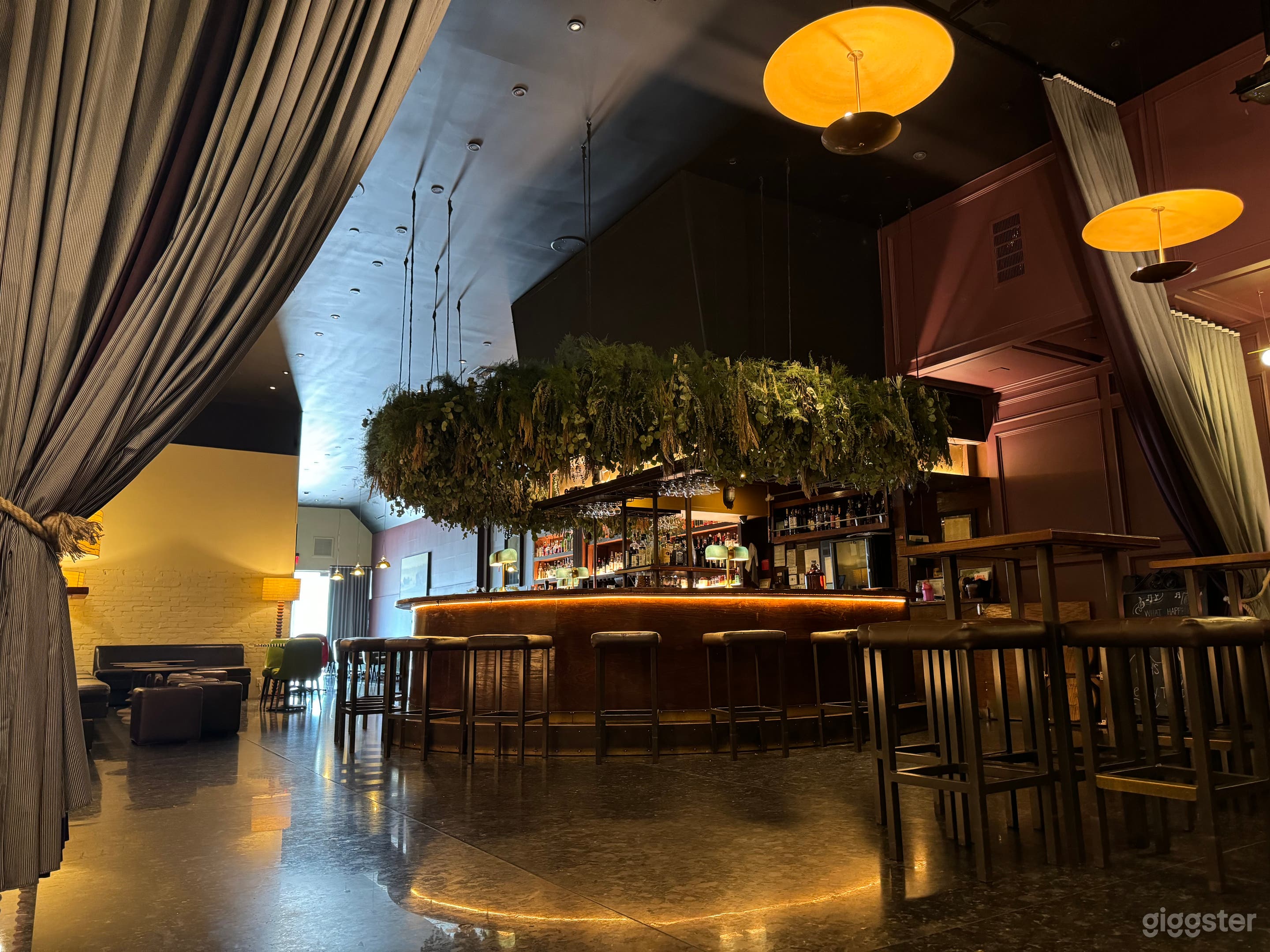 Classic, Beautiful Bar for Films and Photography Photo 3