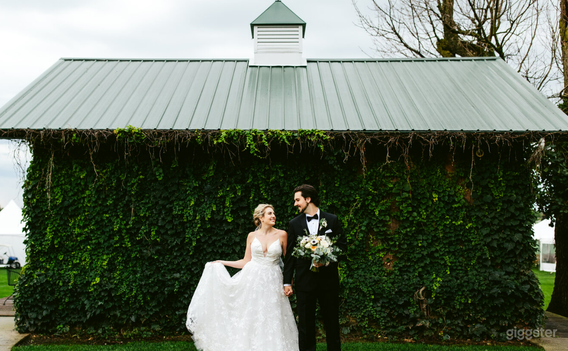 Beautiful Clubhouse for Corporate Retreats Photo 4