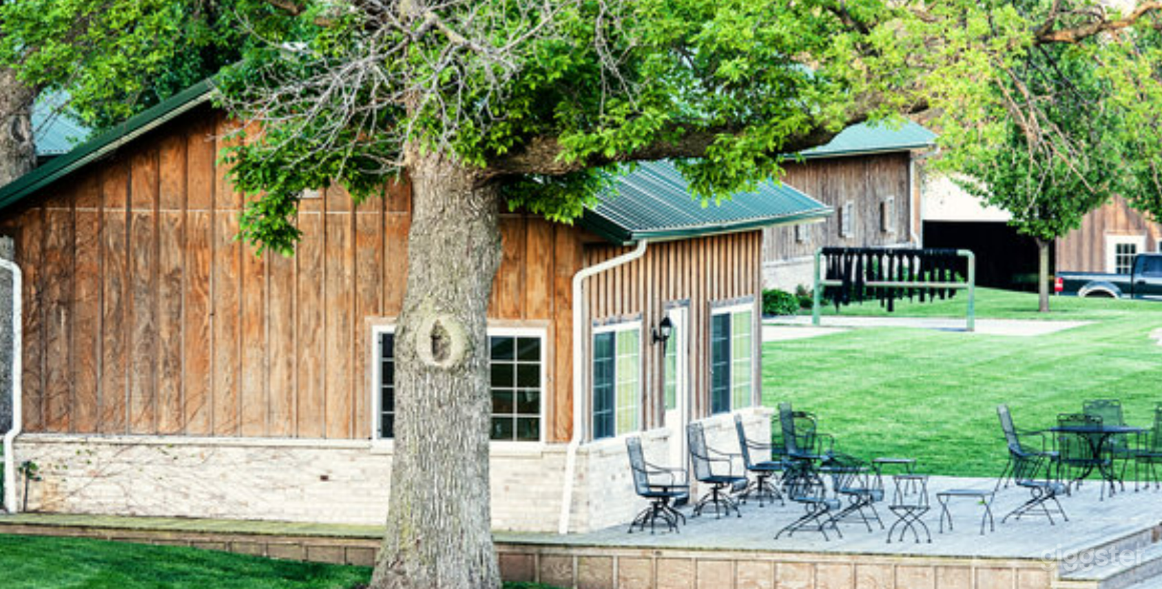 Beautiful Clubhouse for Corporate Retreats Photo 1