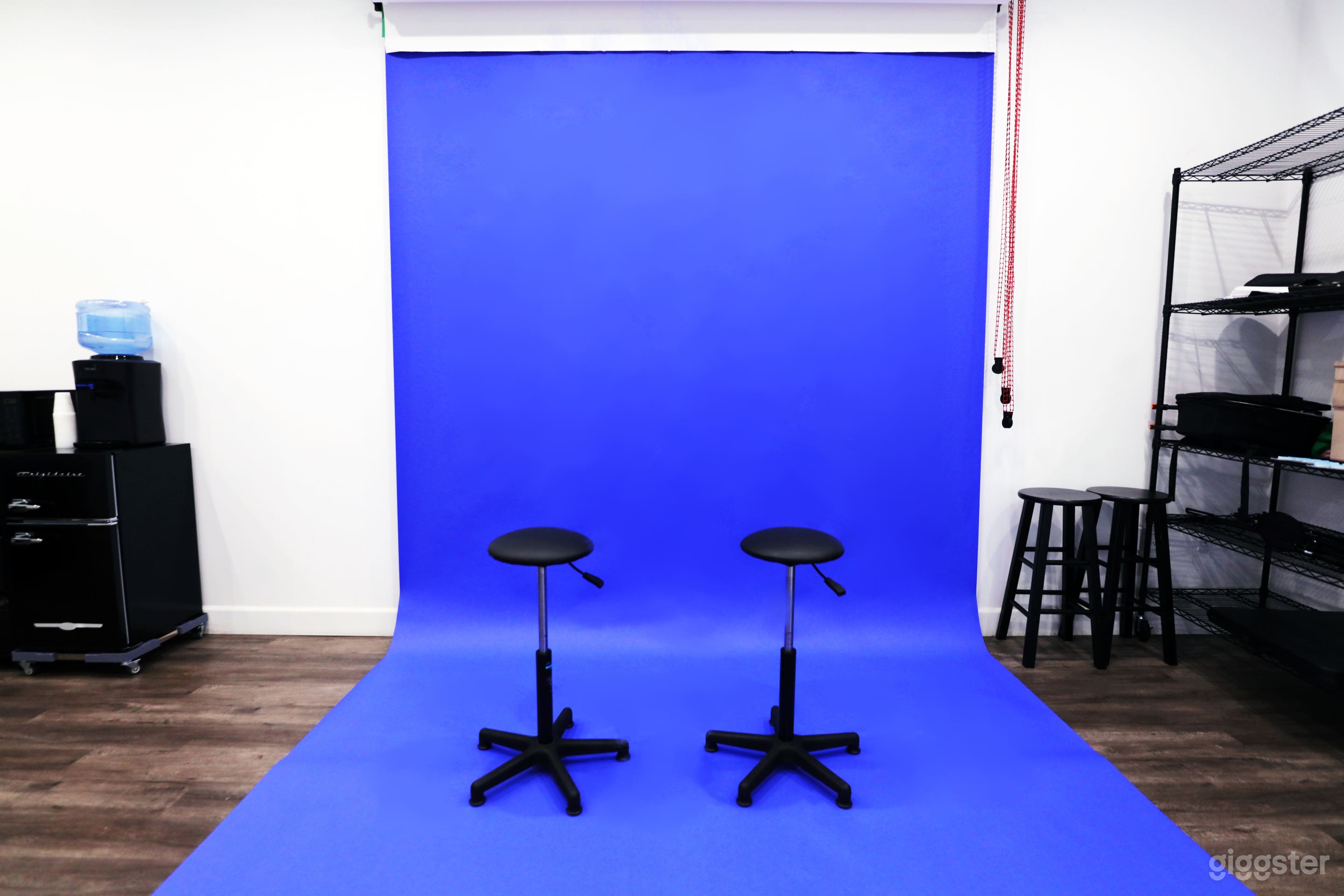 9 ft wide paper backdrop with multiple color options with posing stools