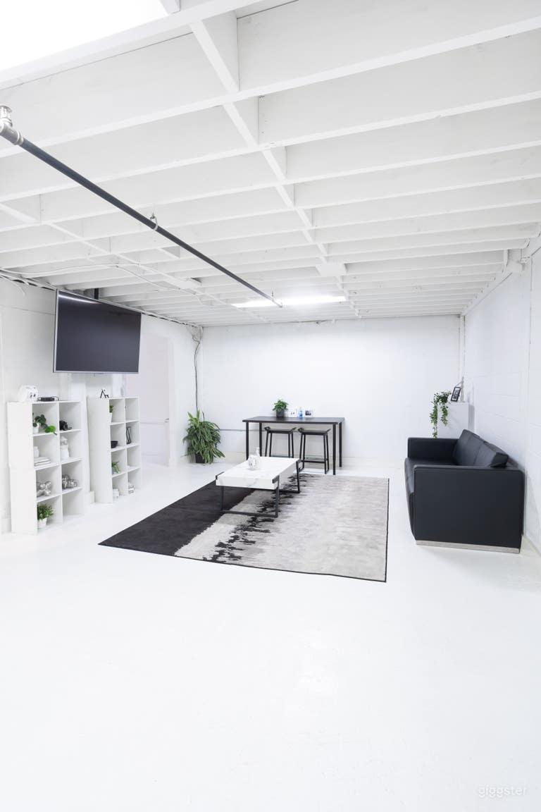  Spacious Industrial Event Studio Near Downtown 