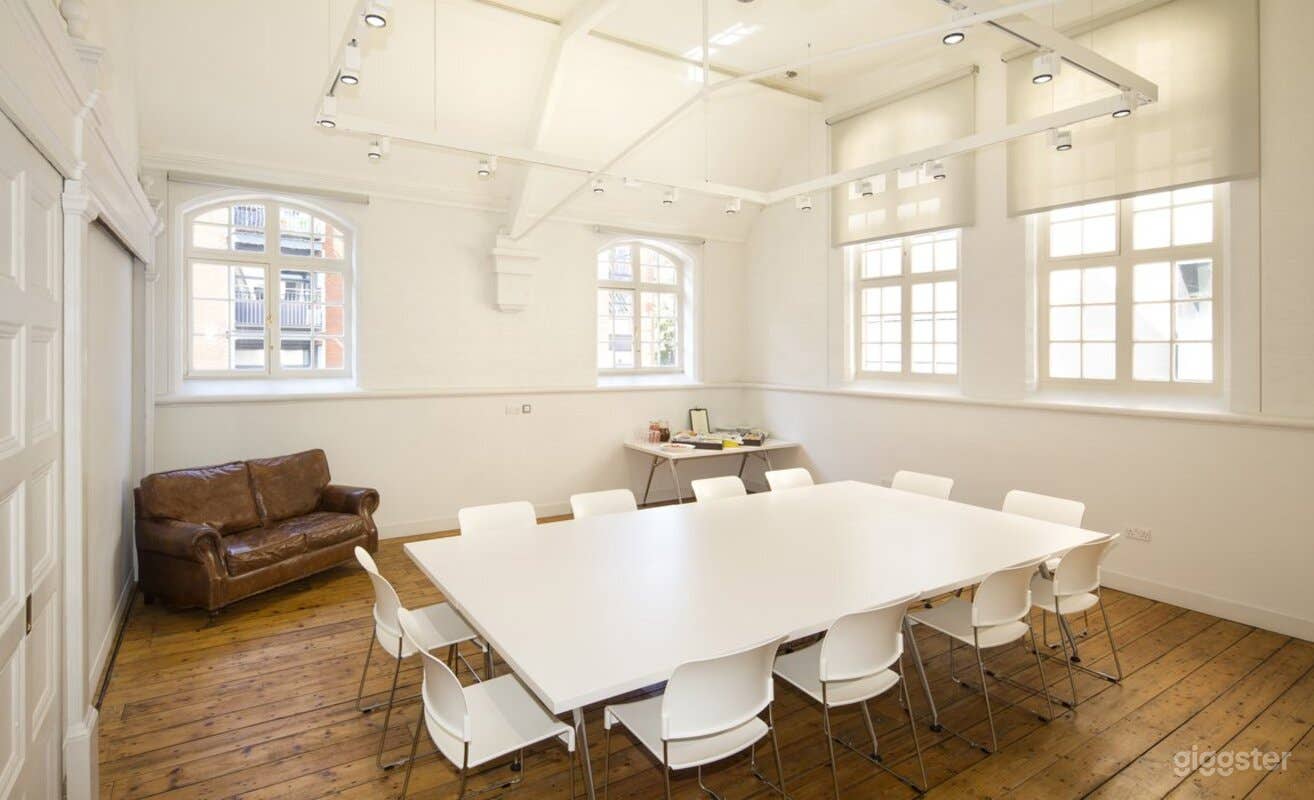The Creative Base: Original Features in an Airy Space Photo 1