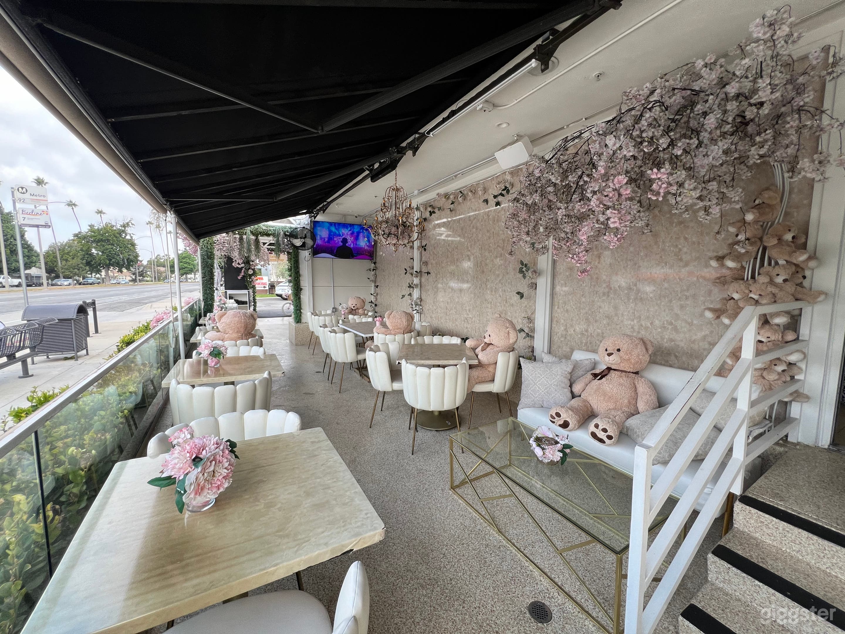 Pink Cafe in Glendale Photo 1