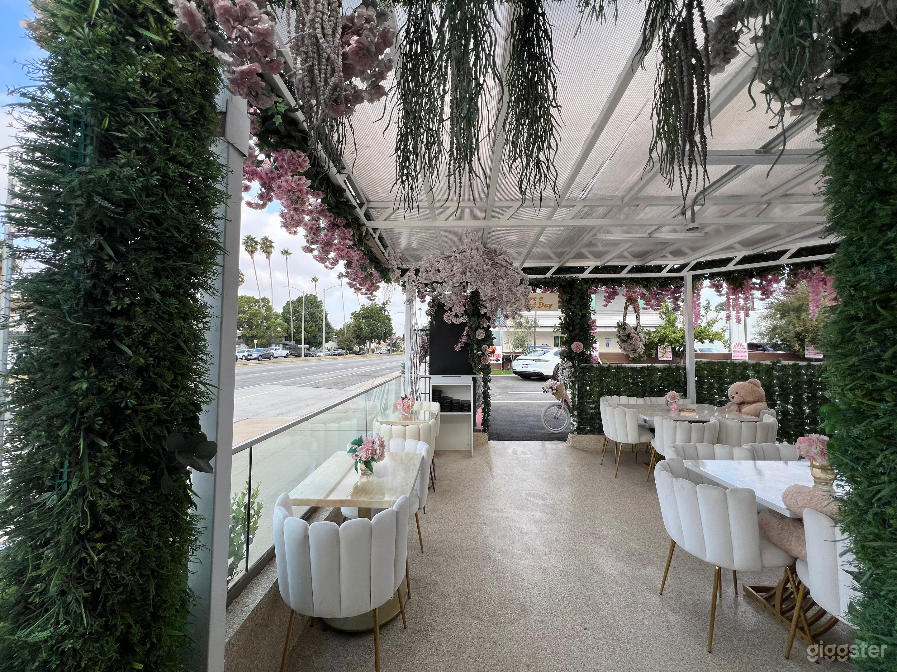 Pink Cafe in Glendale Photo 4