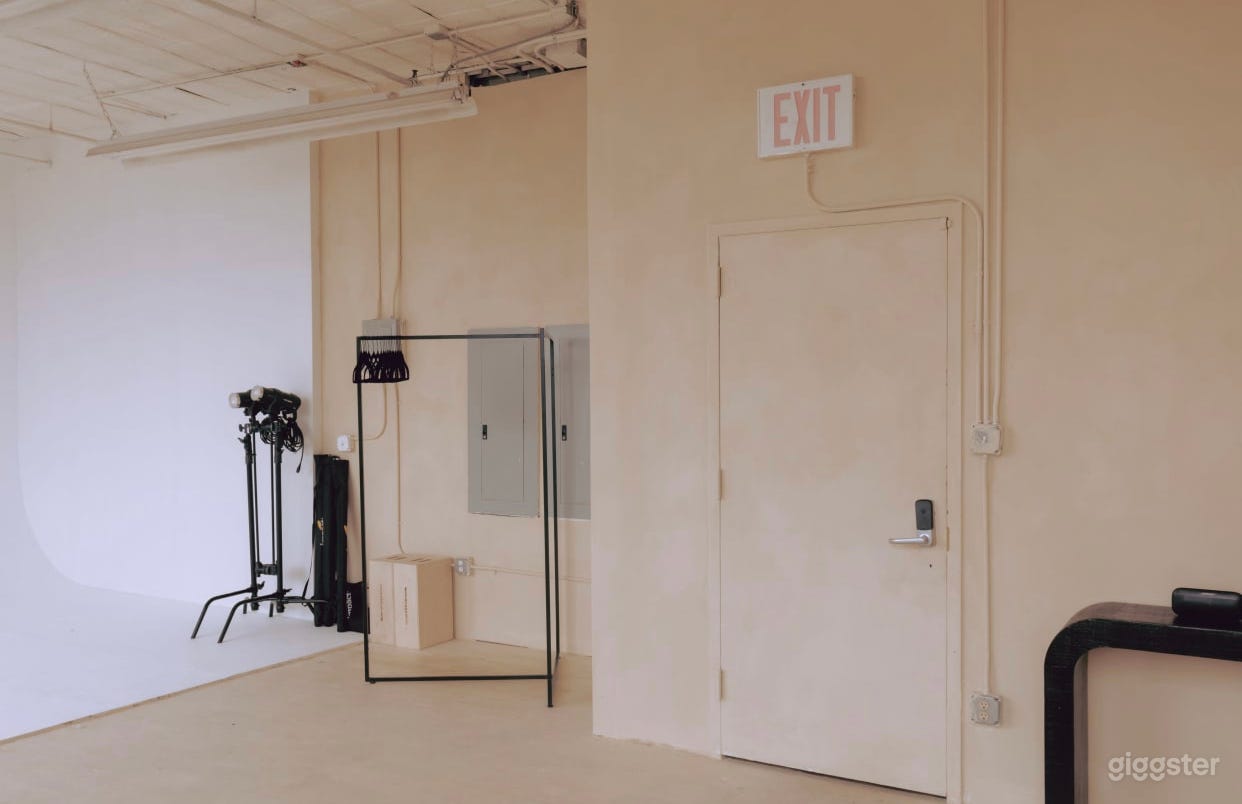 East Williamsburg CYC Studio 003 Photo 4