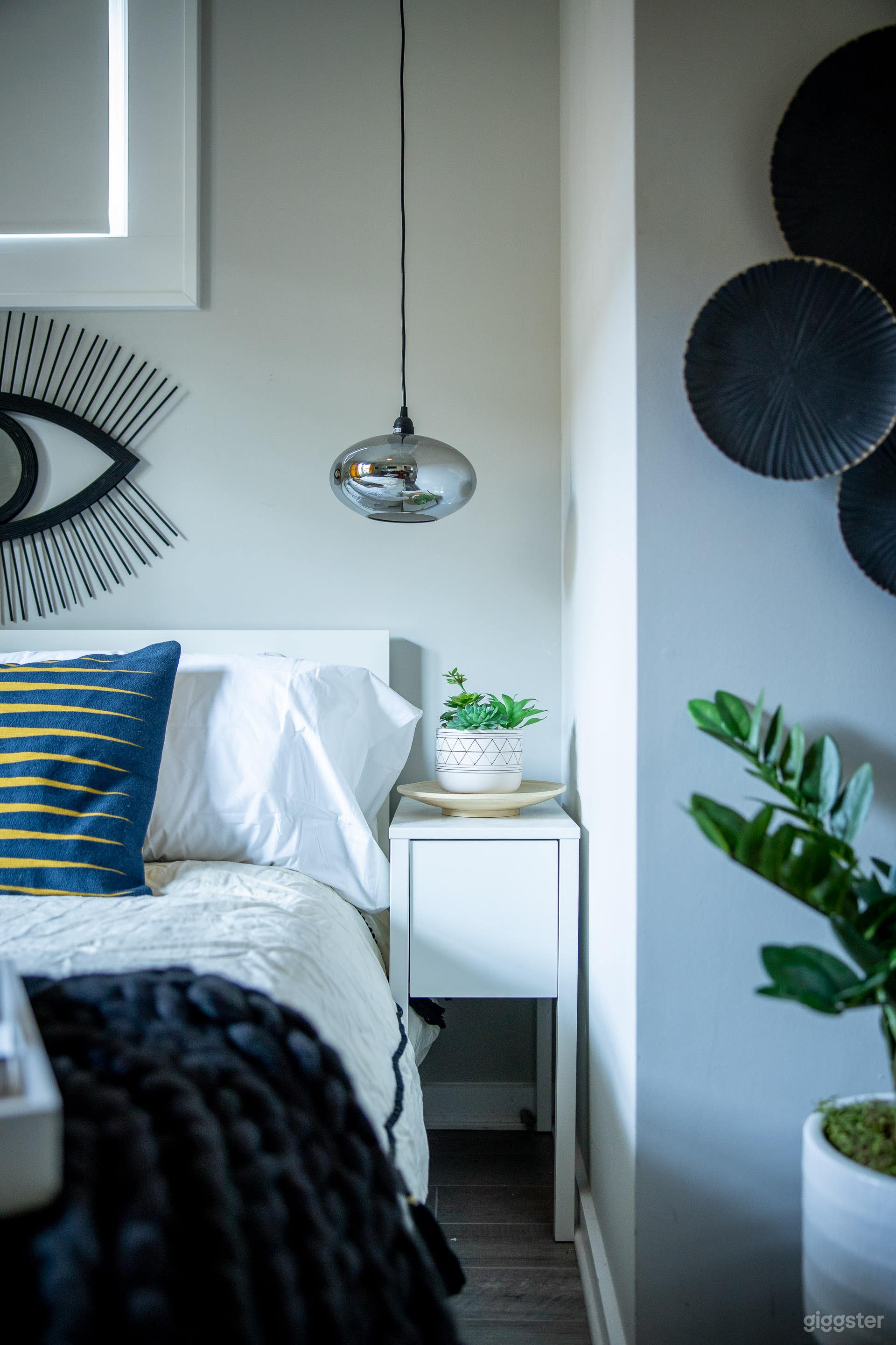 Prospect | Stocked Furnished Rental Carriage Home Photo 3