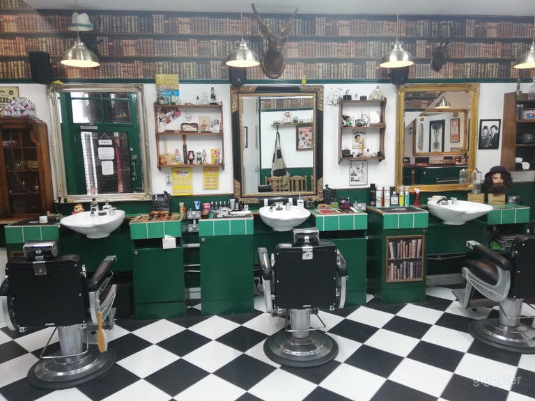  Cozy and Clean Barbershop in Brighton 