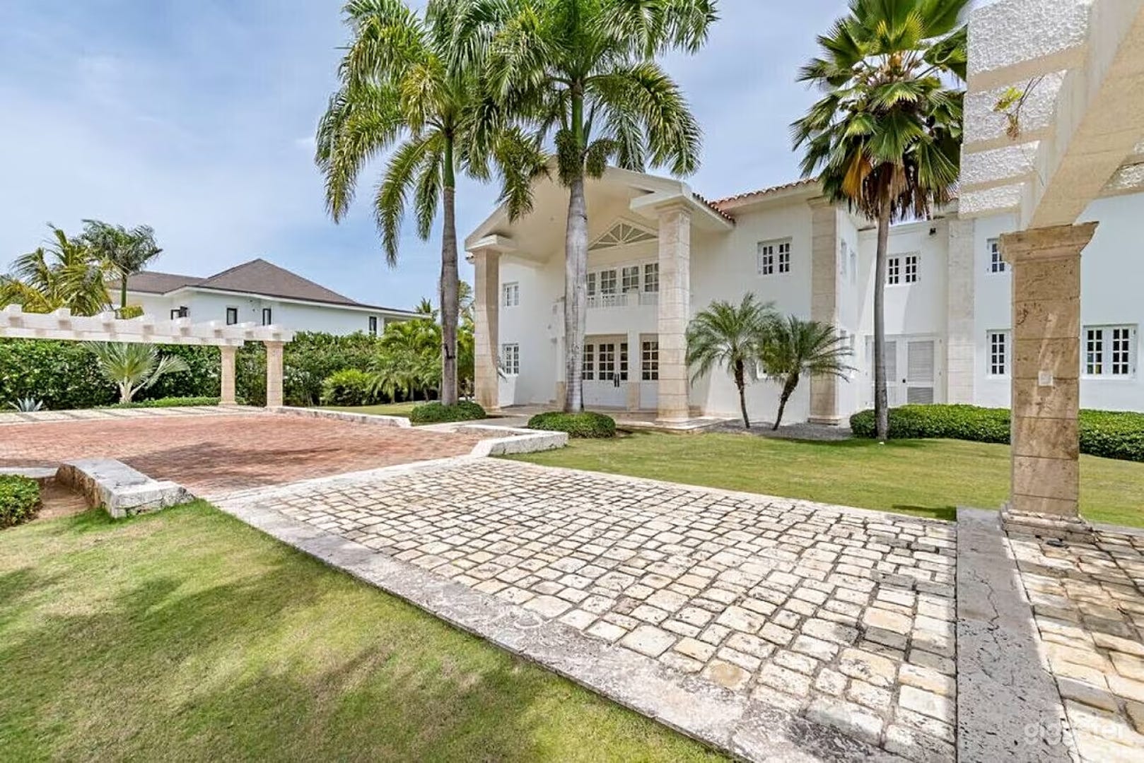 Villa Blanca Photo 2