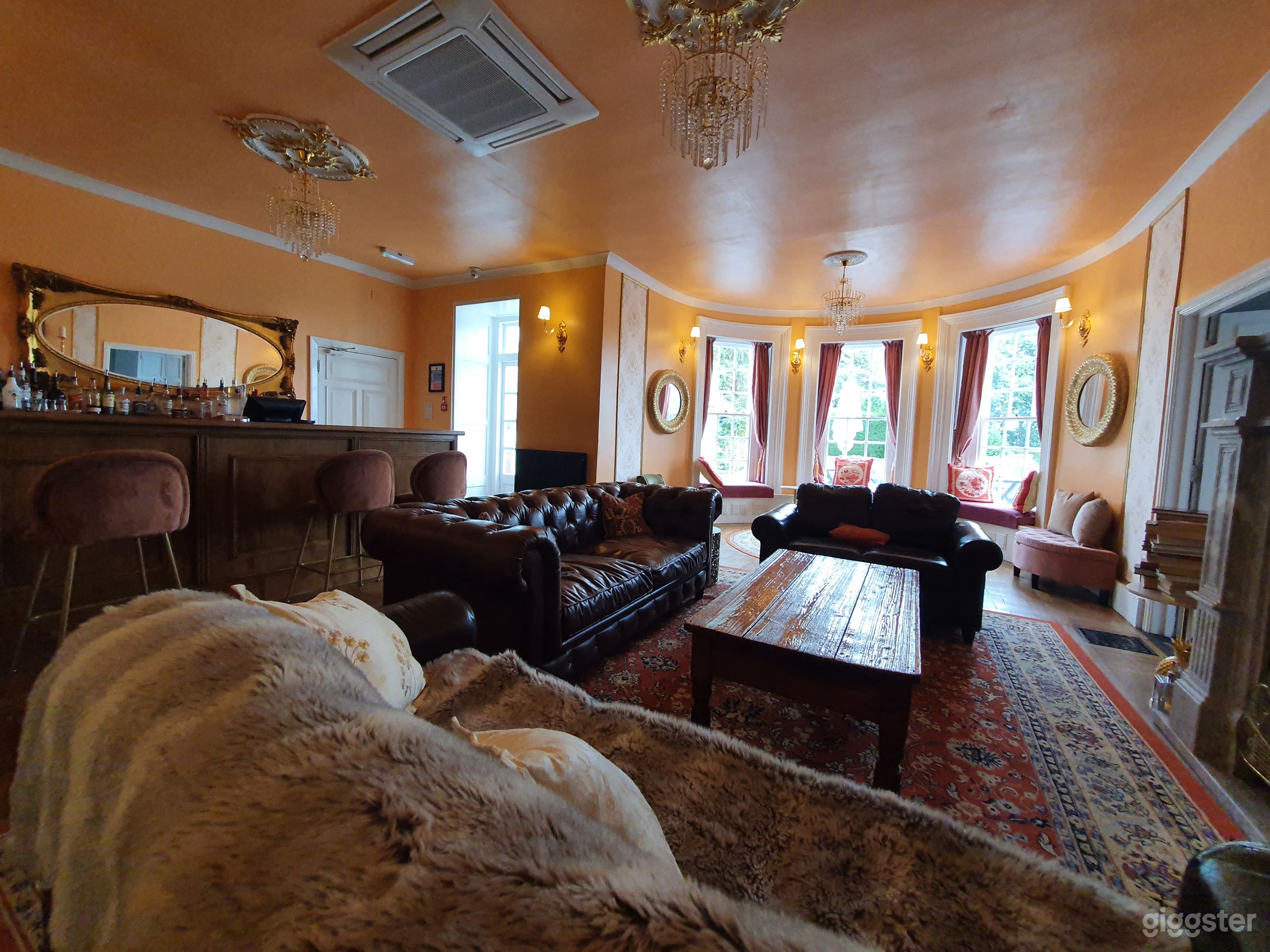 Country Estate Hotel Bar Photo 2