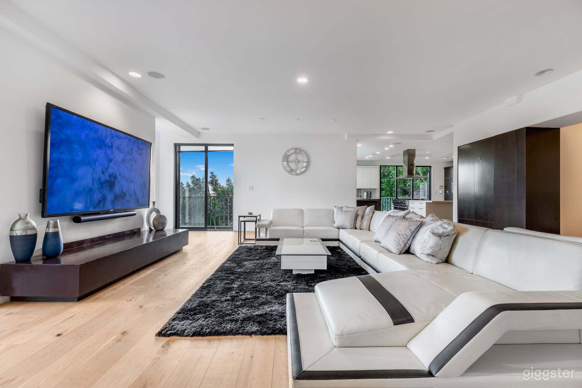 West Hollywood Hills Mansion Photo 2