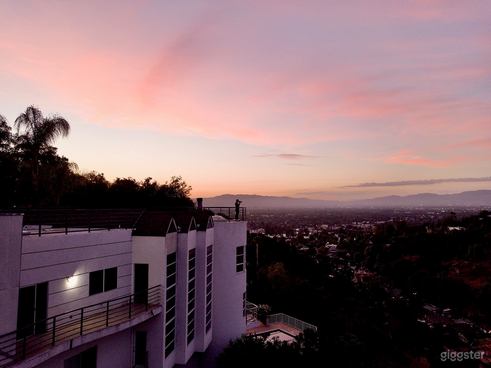 Hollywood Hills Mansion w Breathtaking Valley View Photo 3