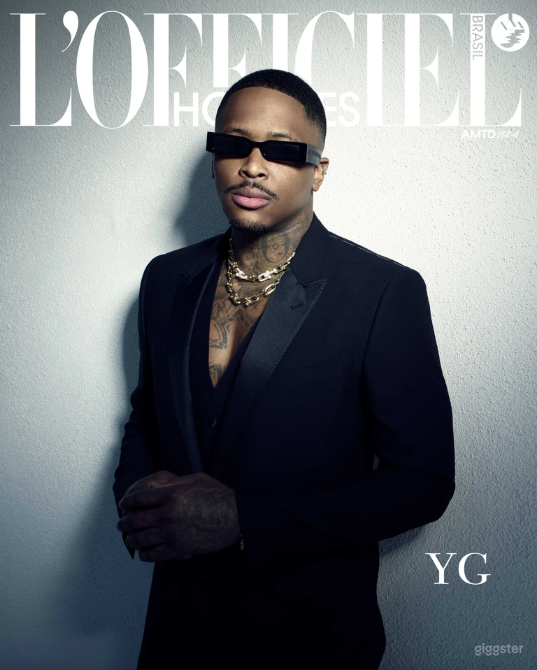  Hollywood Hills Mansion w Breathtaking Valley View 