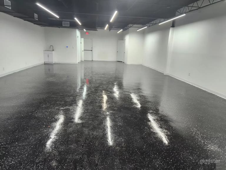  Elegant Intimate Event Venue with Modern Industrial Style 