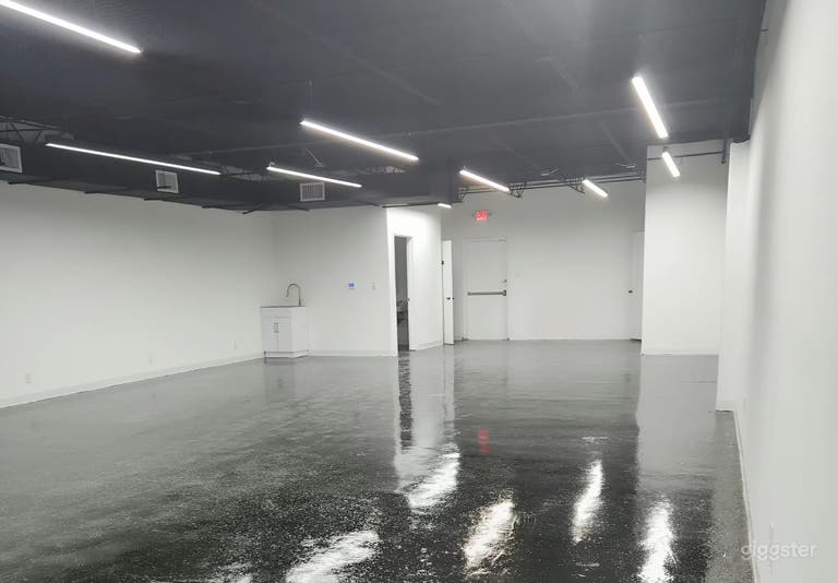  Elegant Intimate Event Venue with Modern Industrial Style 