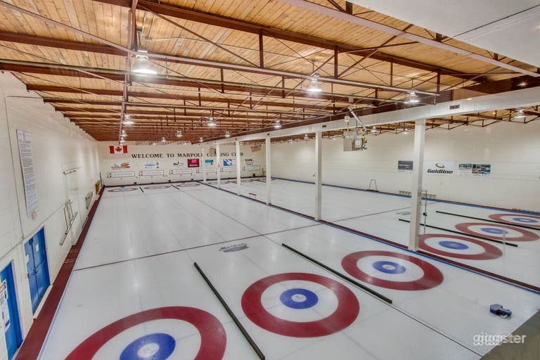  Retro Bar/Cafe/Curling Rink 