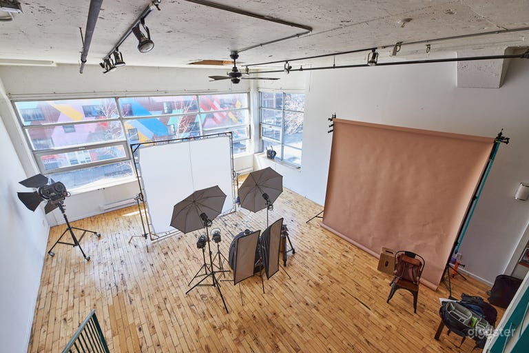  Sun-drenched creative studio in Mile End's heart 