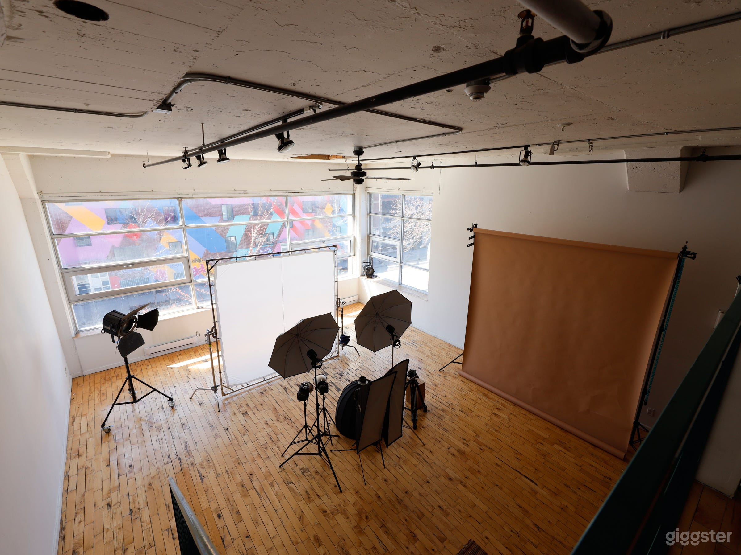 Sun-drenched creative studio in Mile End's heart Photo 4