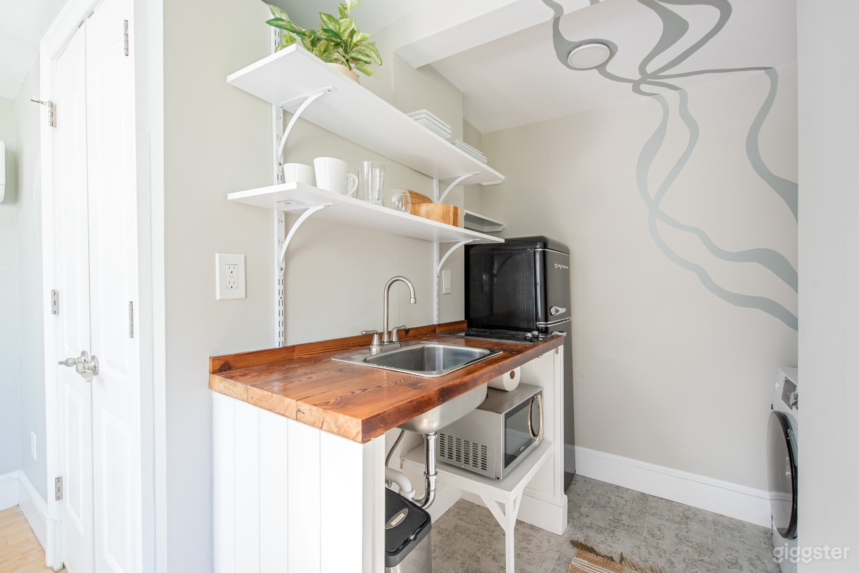 Ursa Minor | Well-Designed Furnished Rental Home Photo 2