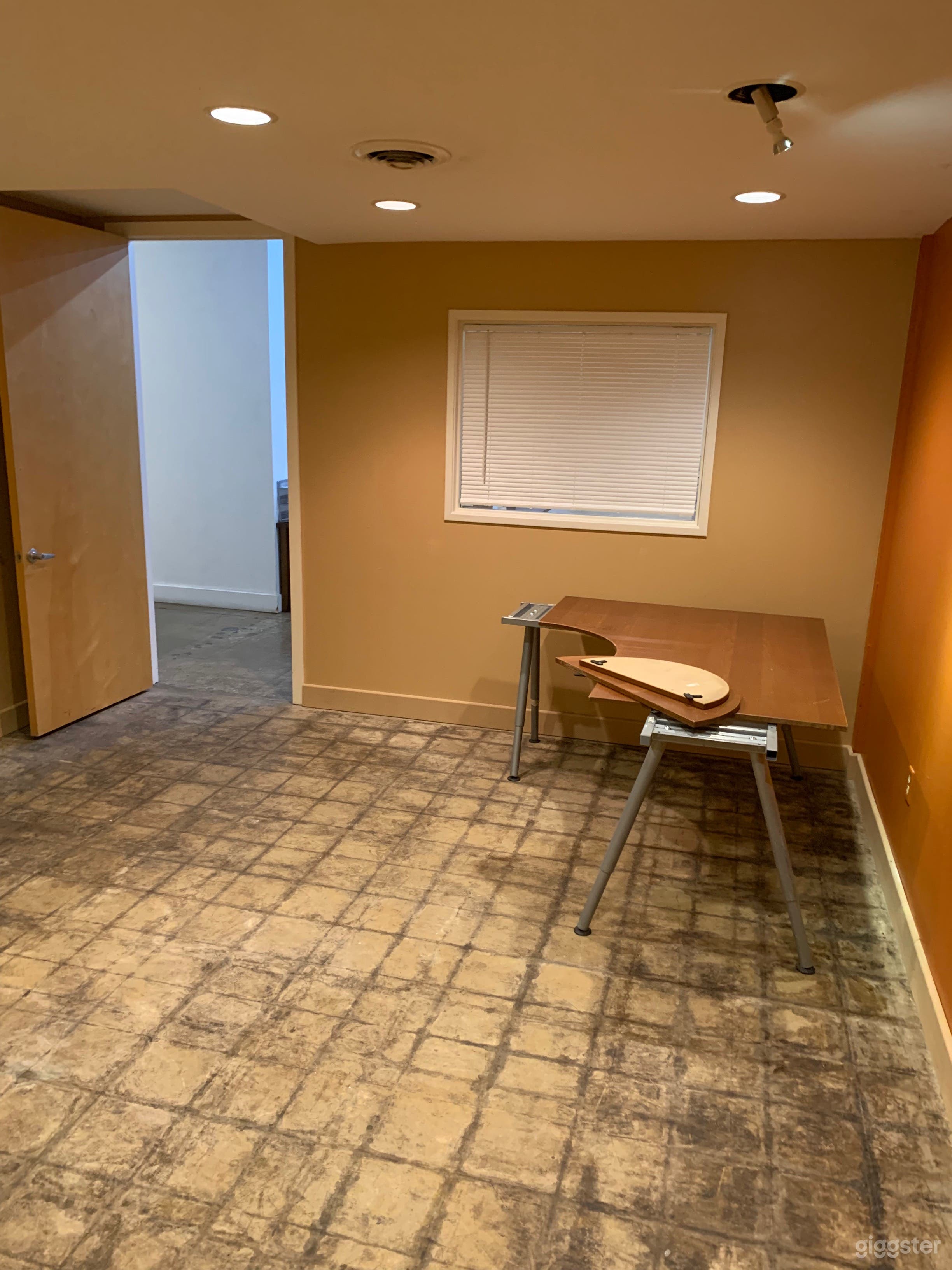 Artistic Office Space or Studio  Photo 4