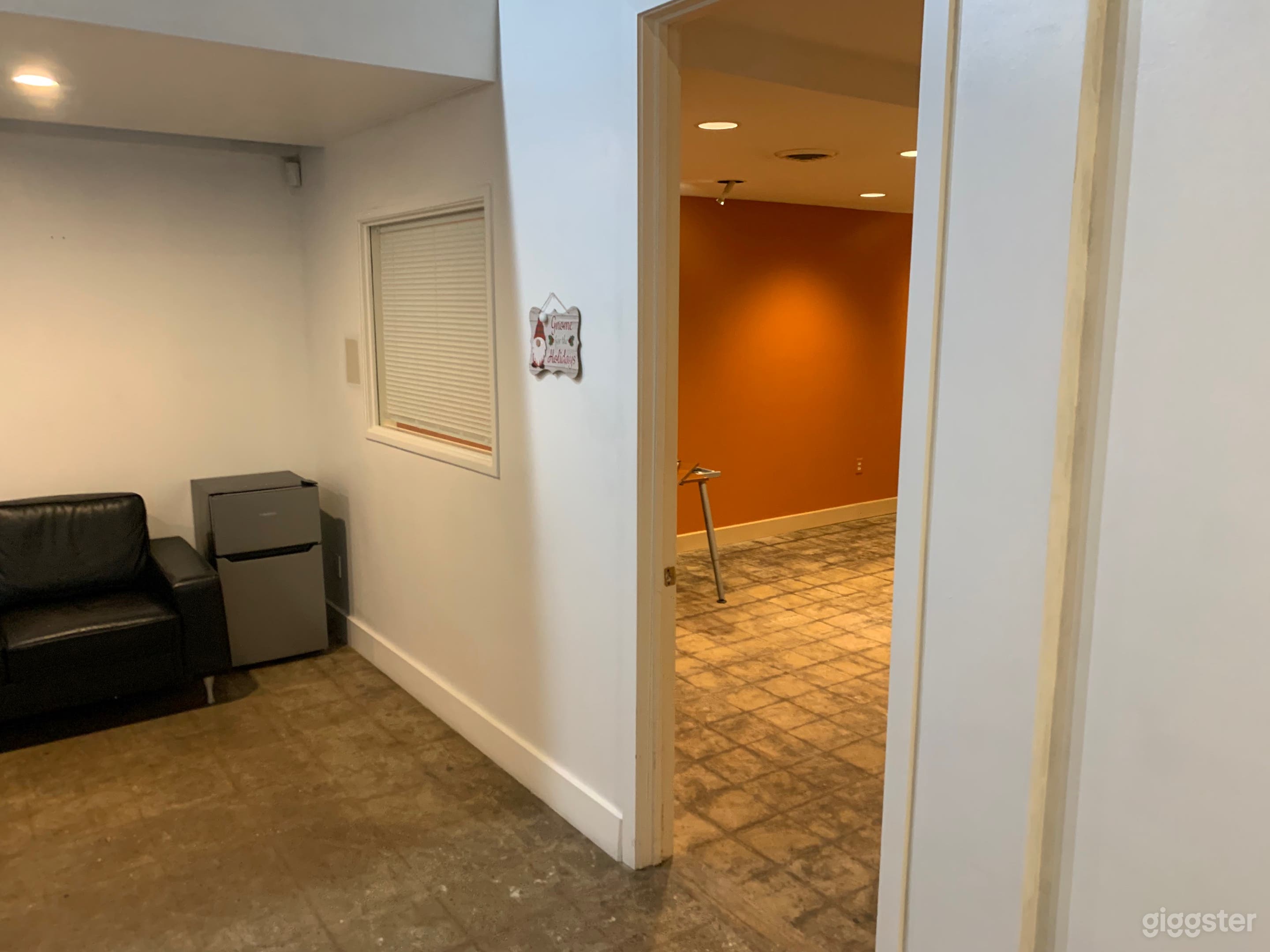 Artistic Office Space or Studio  Photo 2