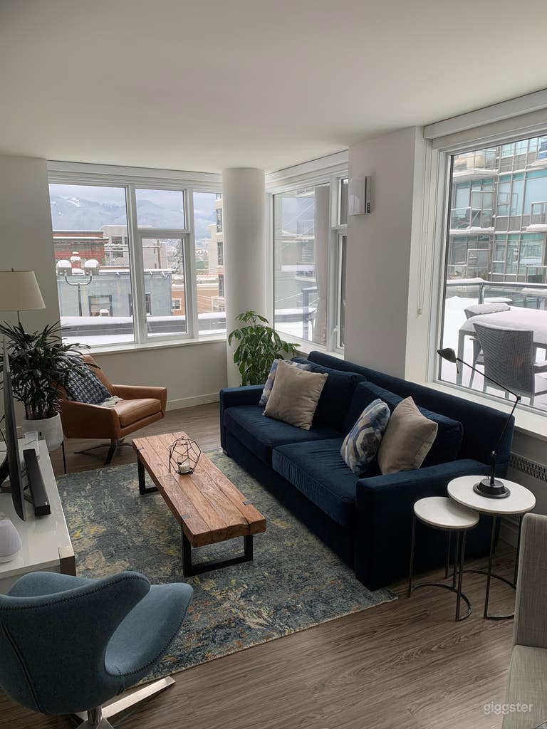  Concepto de sala abierta. Muebles West Elm y RH. 