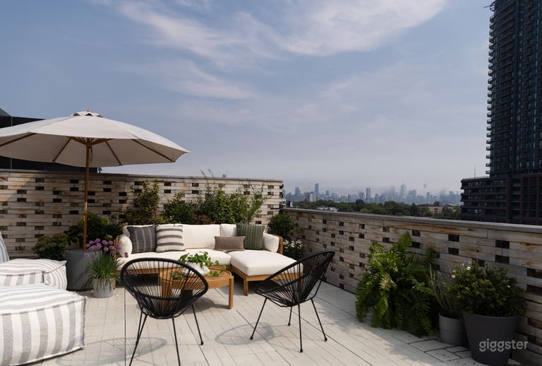 Studio spacieux baigné de lumière + terrasse privée sur le toit à Geary 